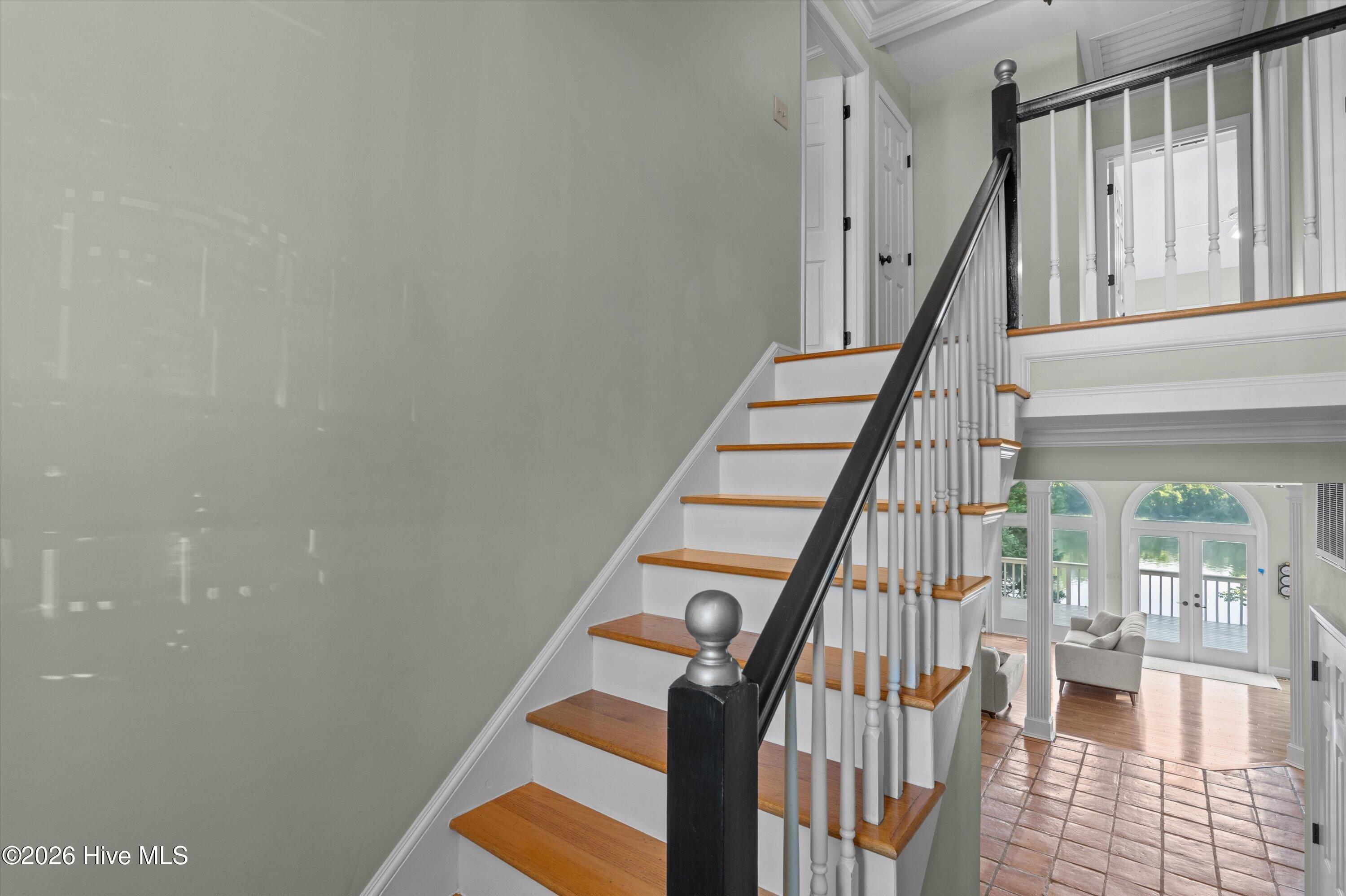 1401 Waters Edge Drive Property Photo 8