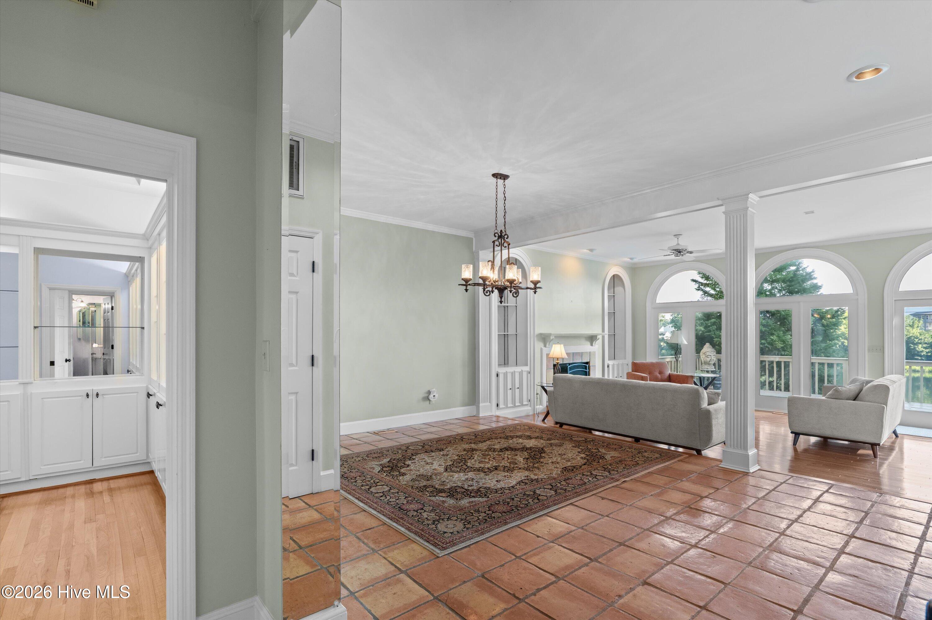 1401 Waters Edge Drive Property Photo 9
