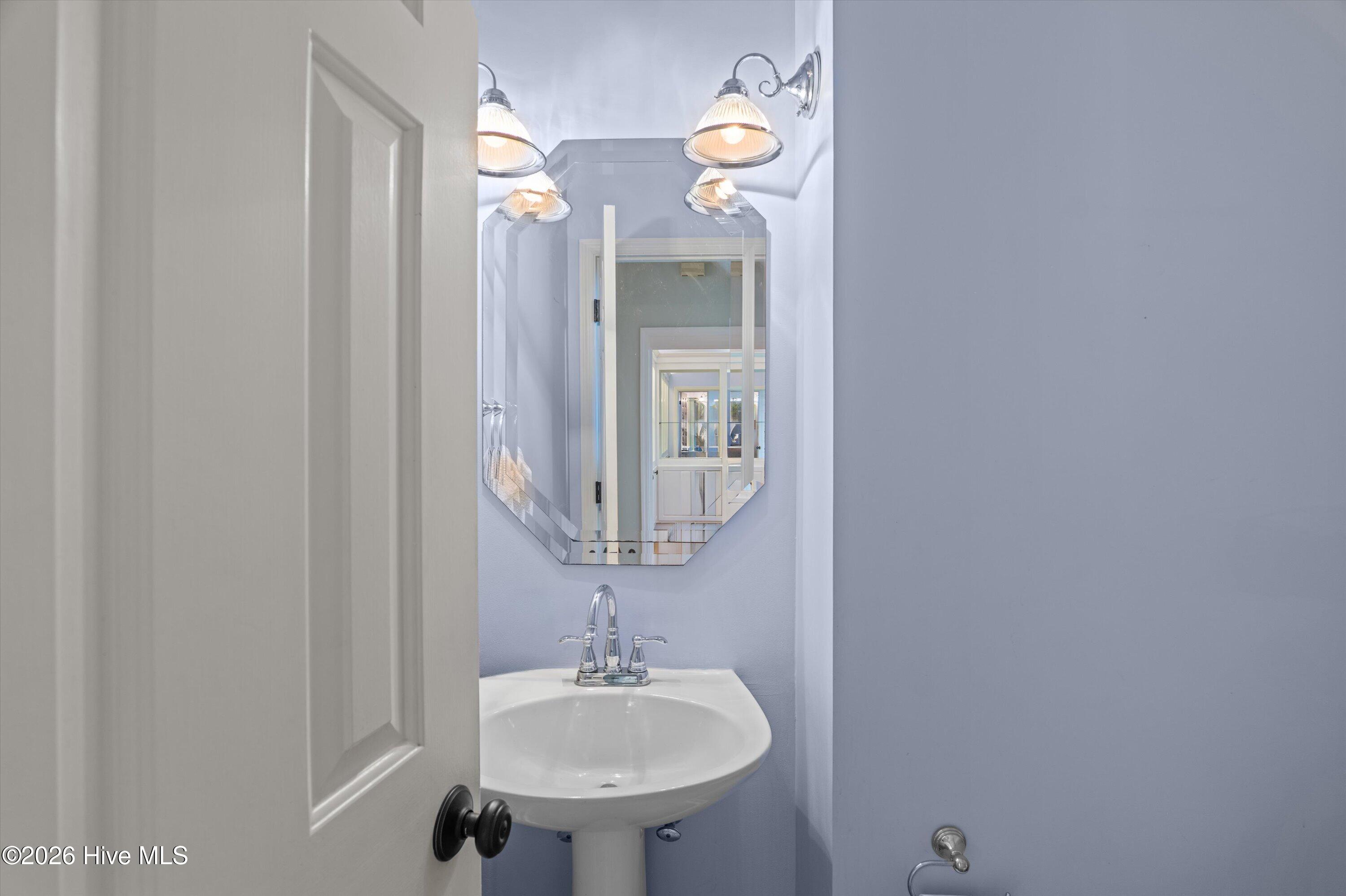 1401 Waters Edge Drive Property Photo 16