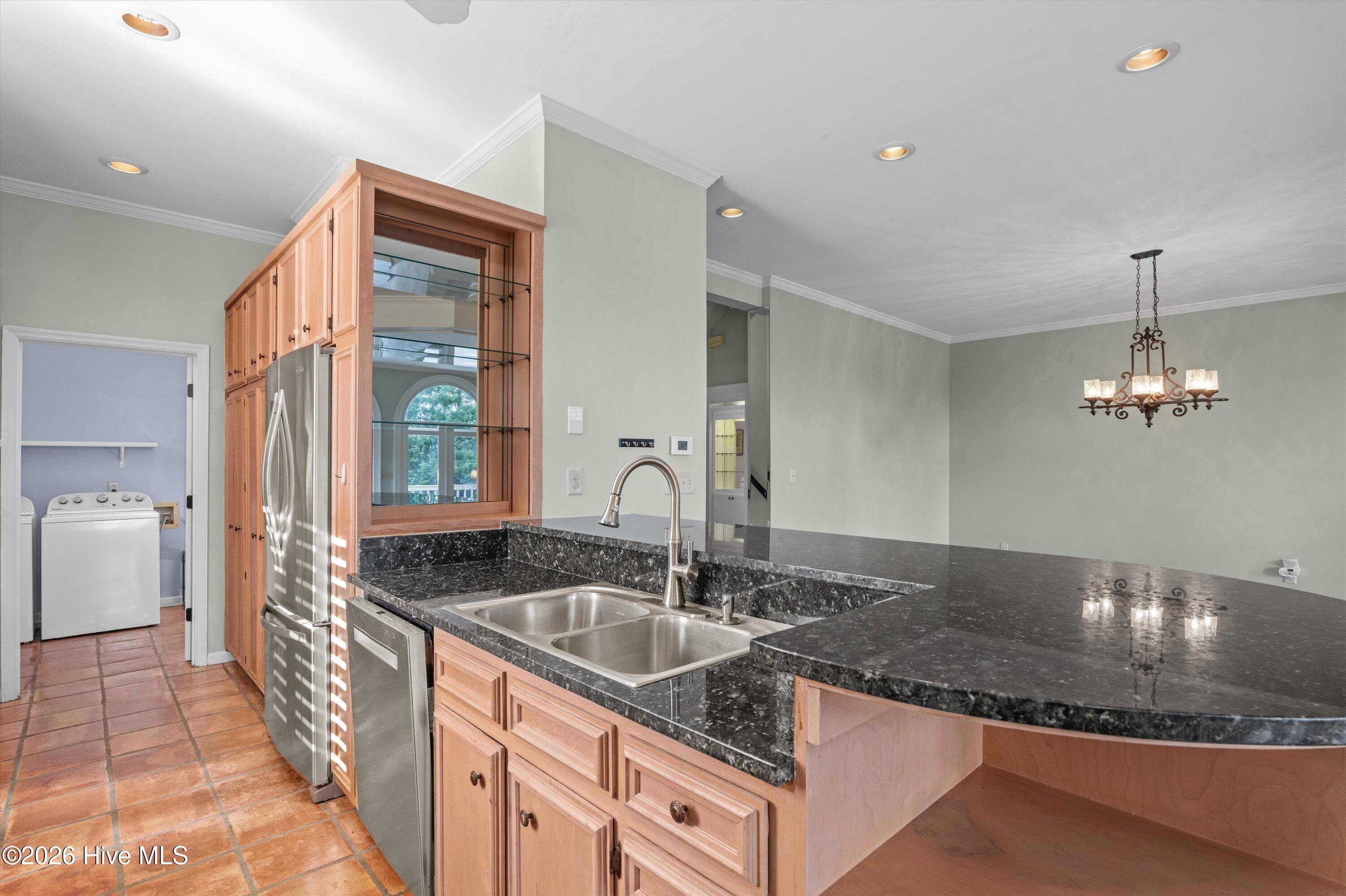 1401 Waters Edge Drive Property Photo 28