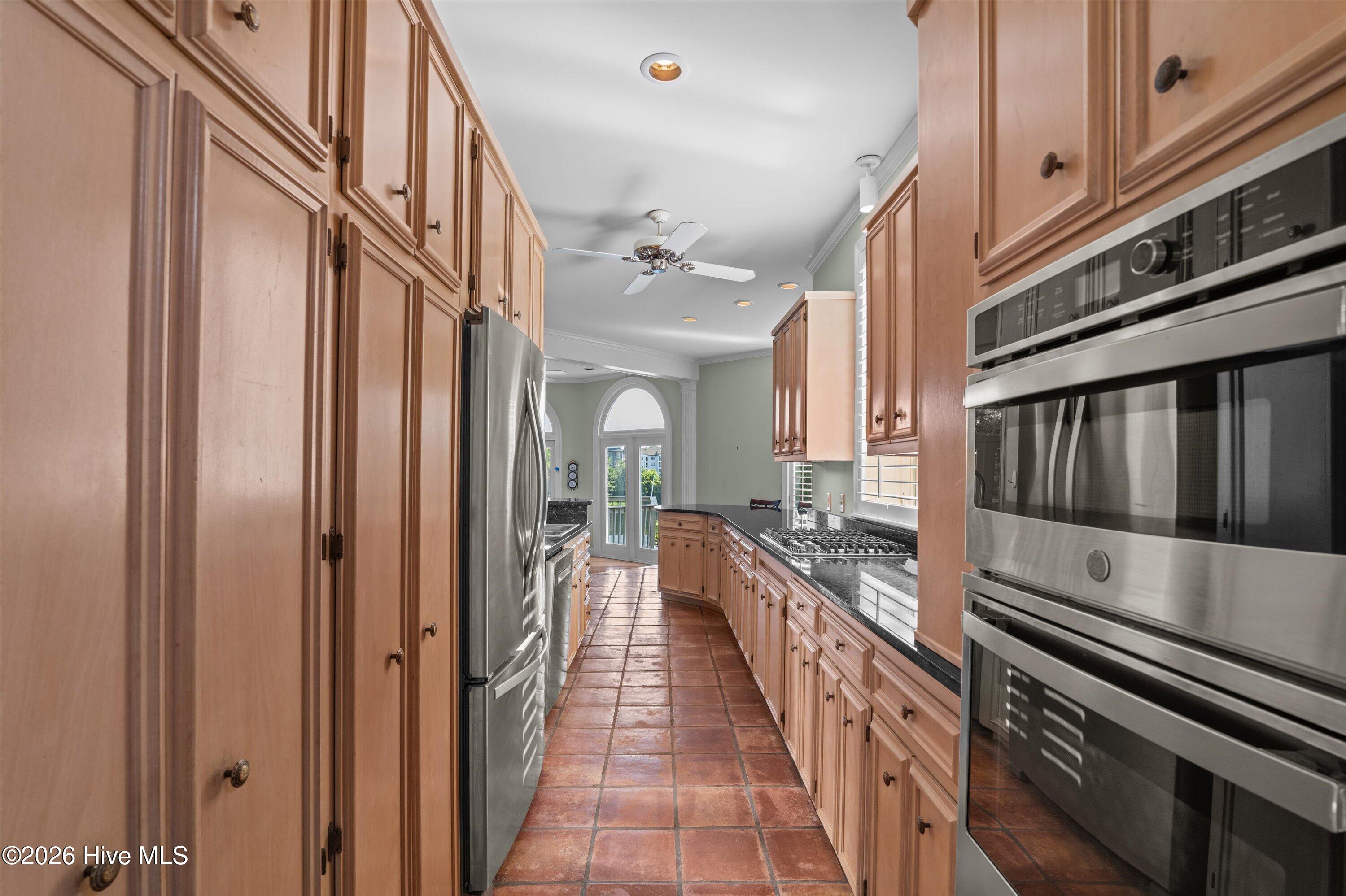 1401 Waters Edge Drive Property Photo 31