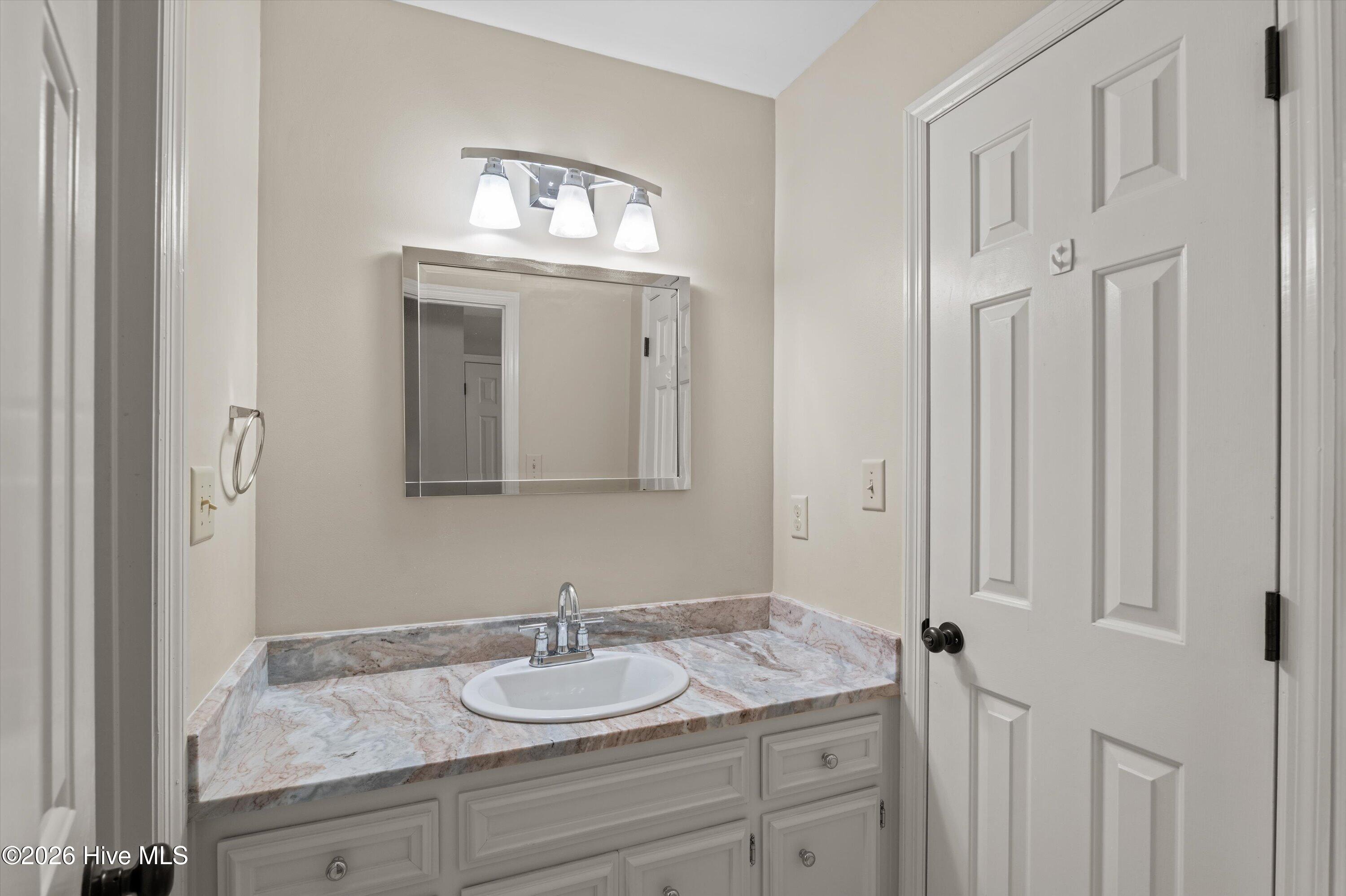 1401 Waters Edge Drive Property Photo 44