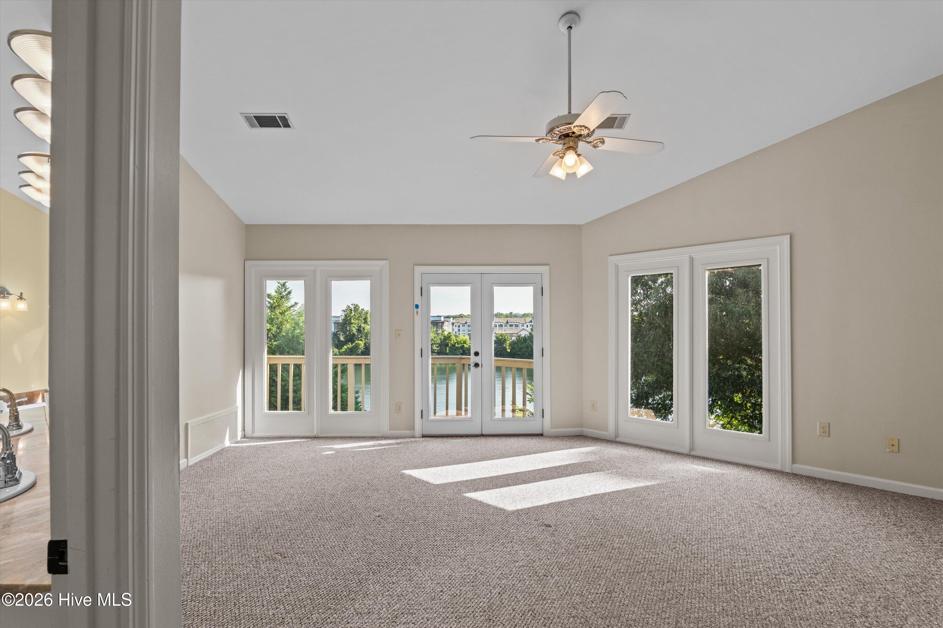 1401 Waters Edge Drive Property Photo 46