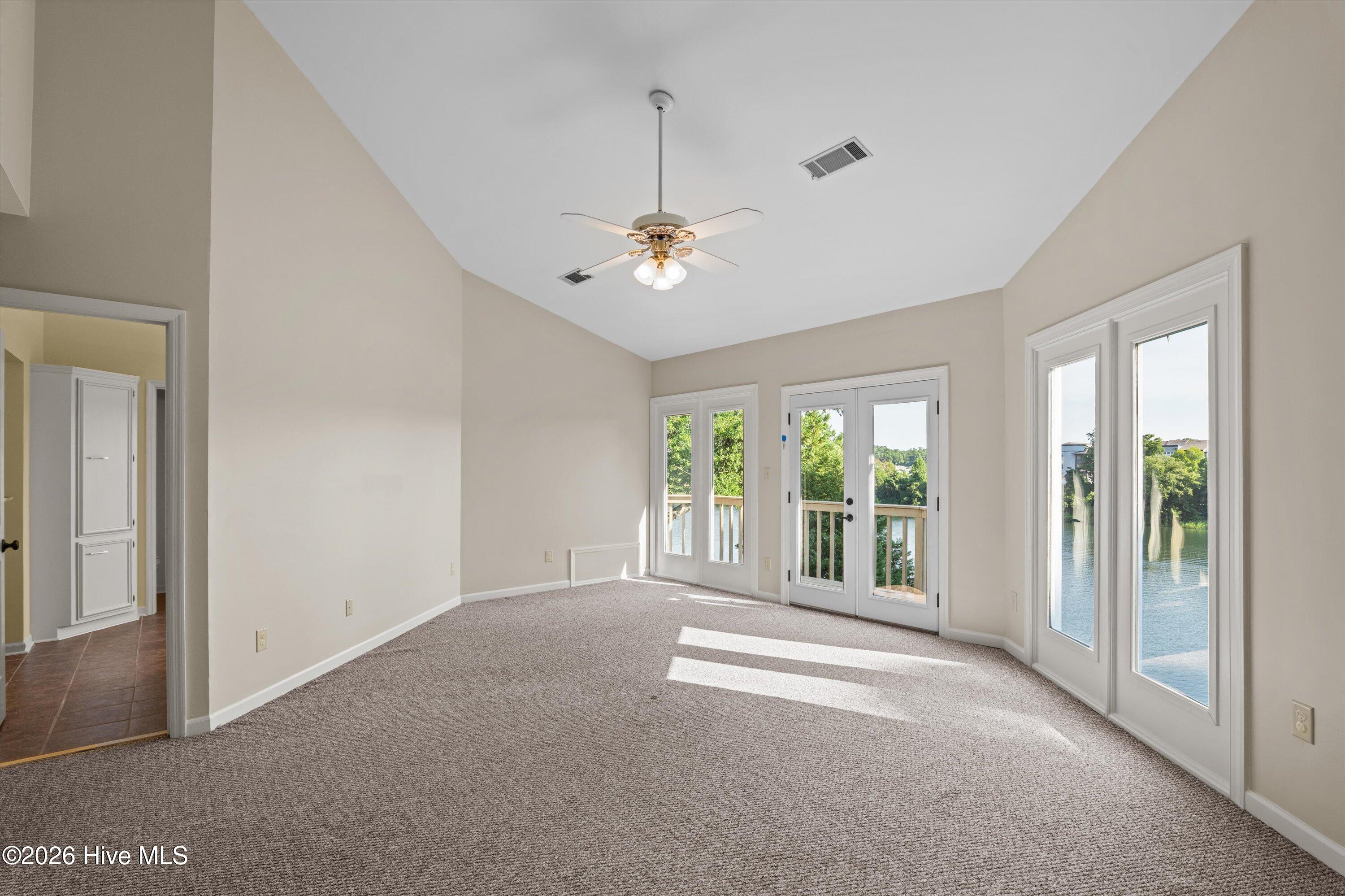 1401 Waters Edge Drive Property Photo 47
