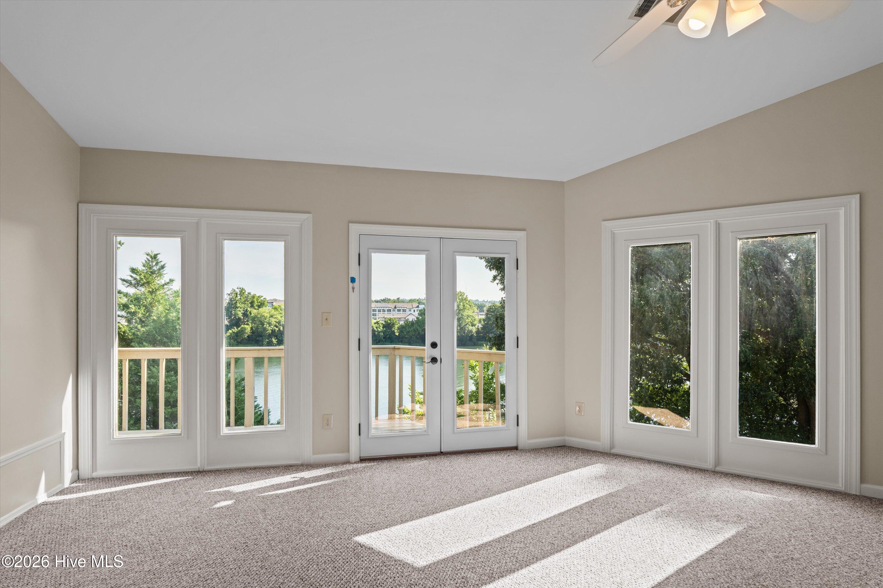 1401 Waters Edge Drive Property Photo 48