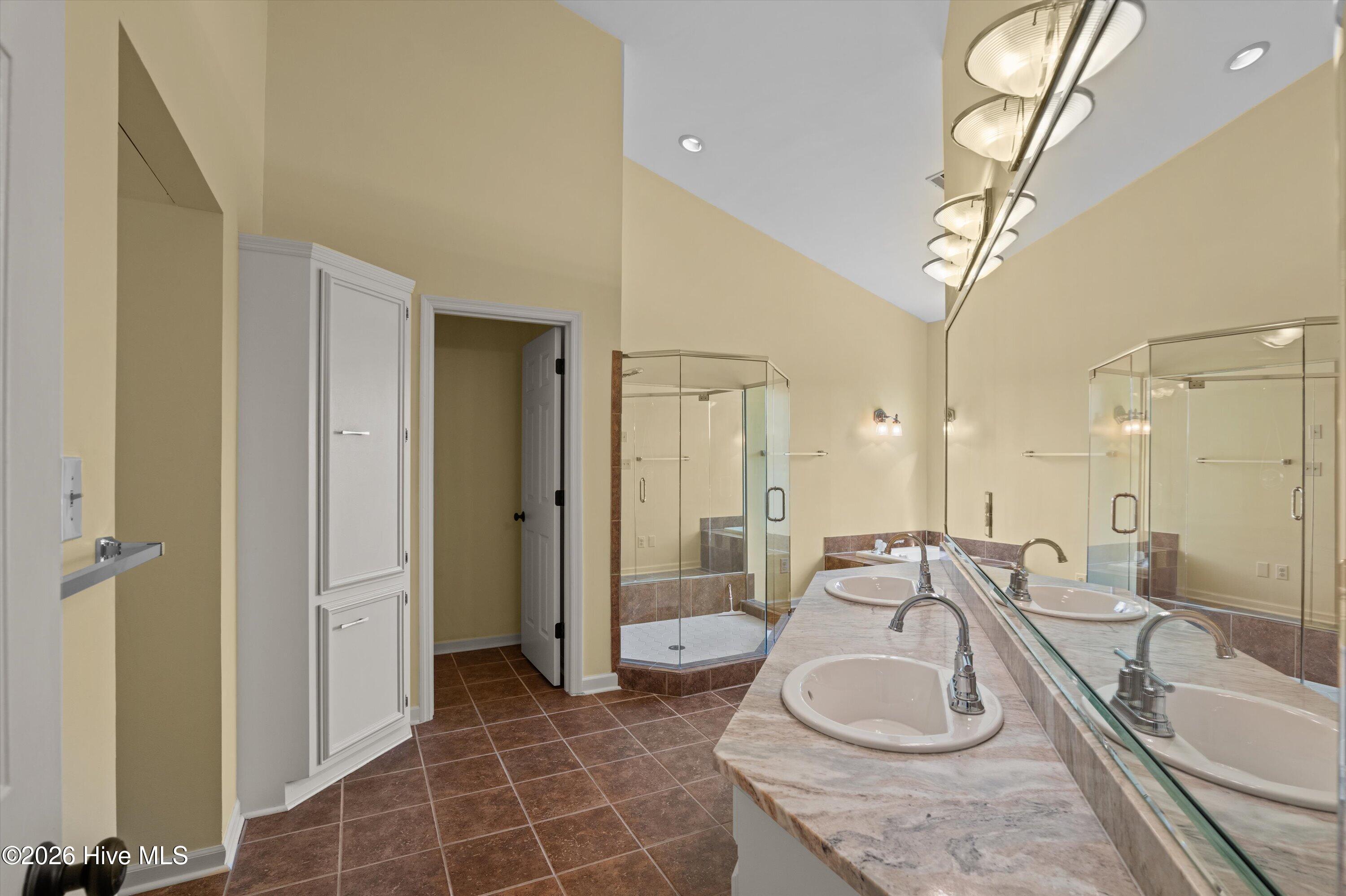 1401 Waters Edge Drive Property Photo 51