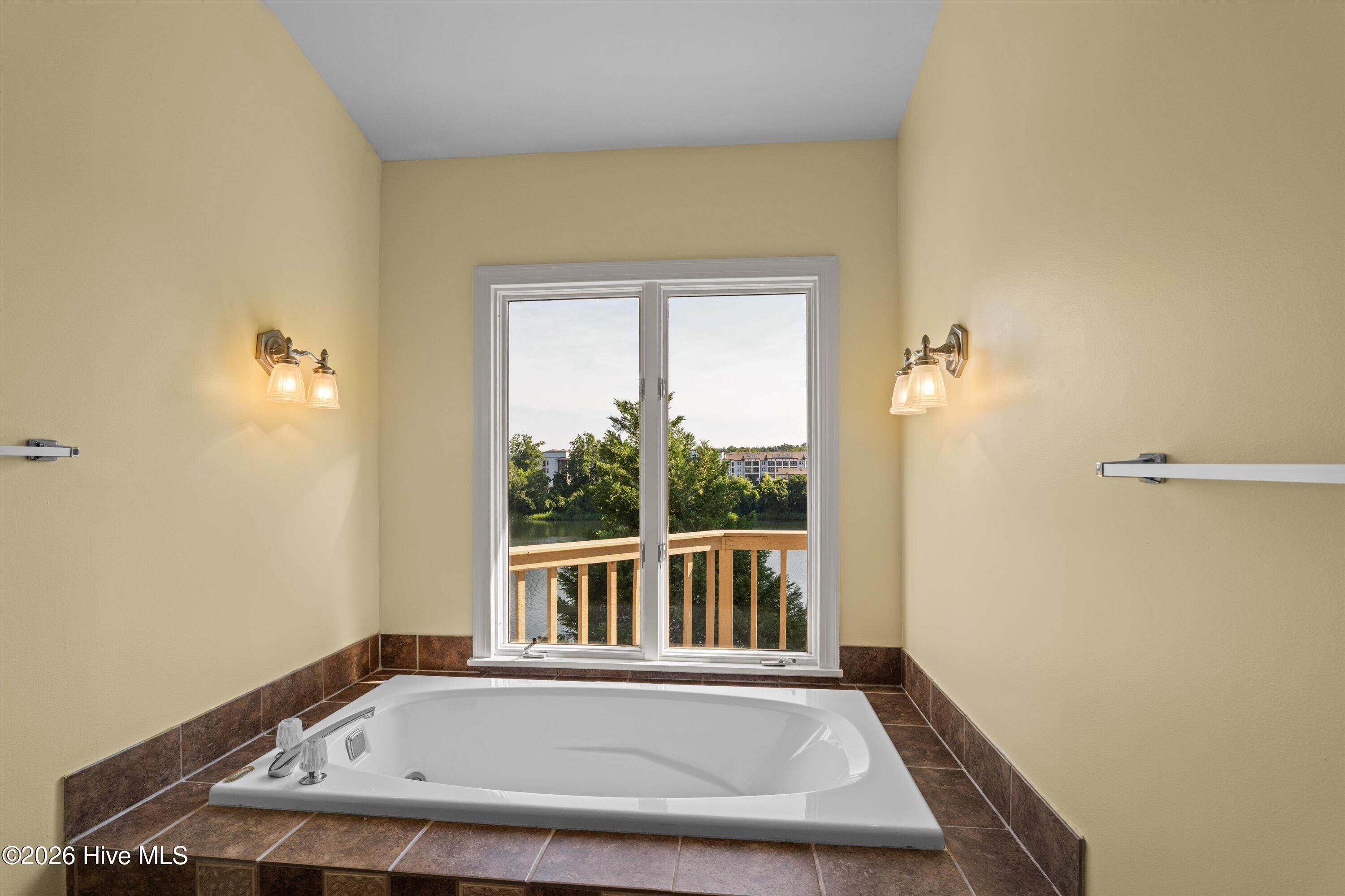 1401 Waters Edge Drive Property Photo 54