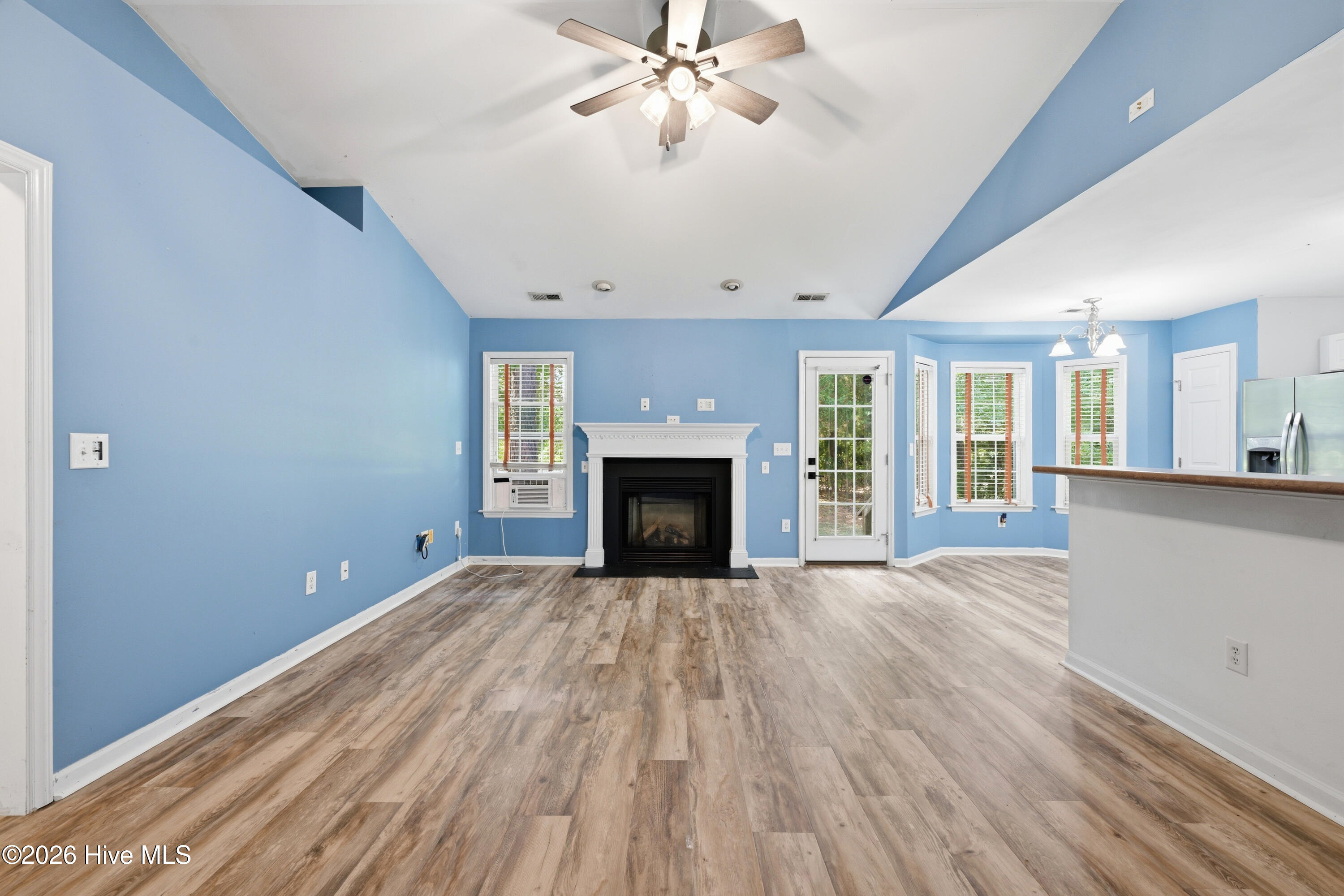 128 Bermuda View Property Photo 7