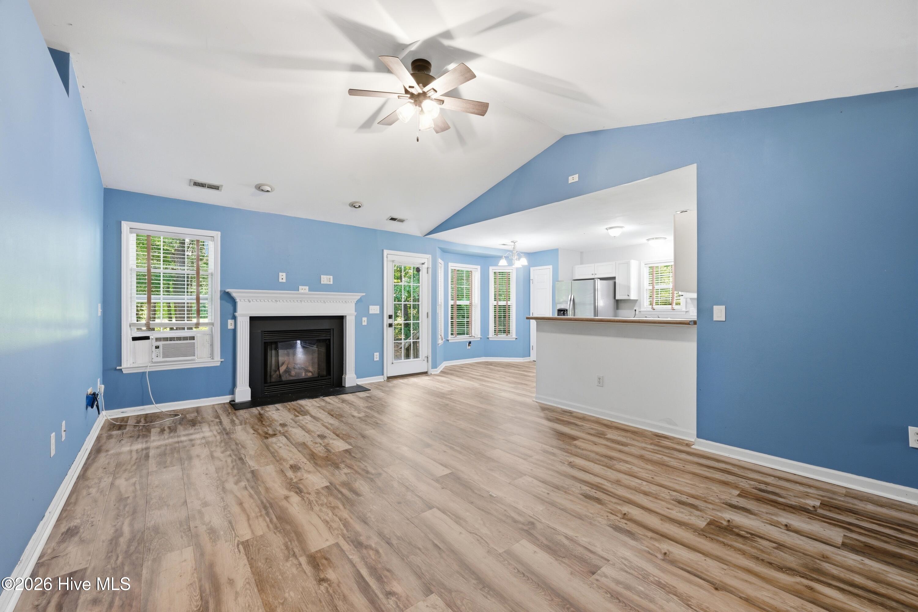 128 Bermuda View Property Photo 9
