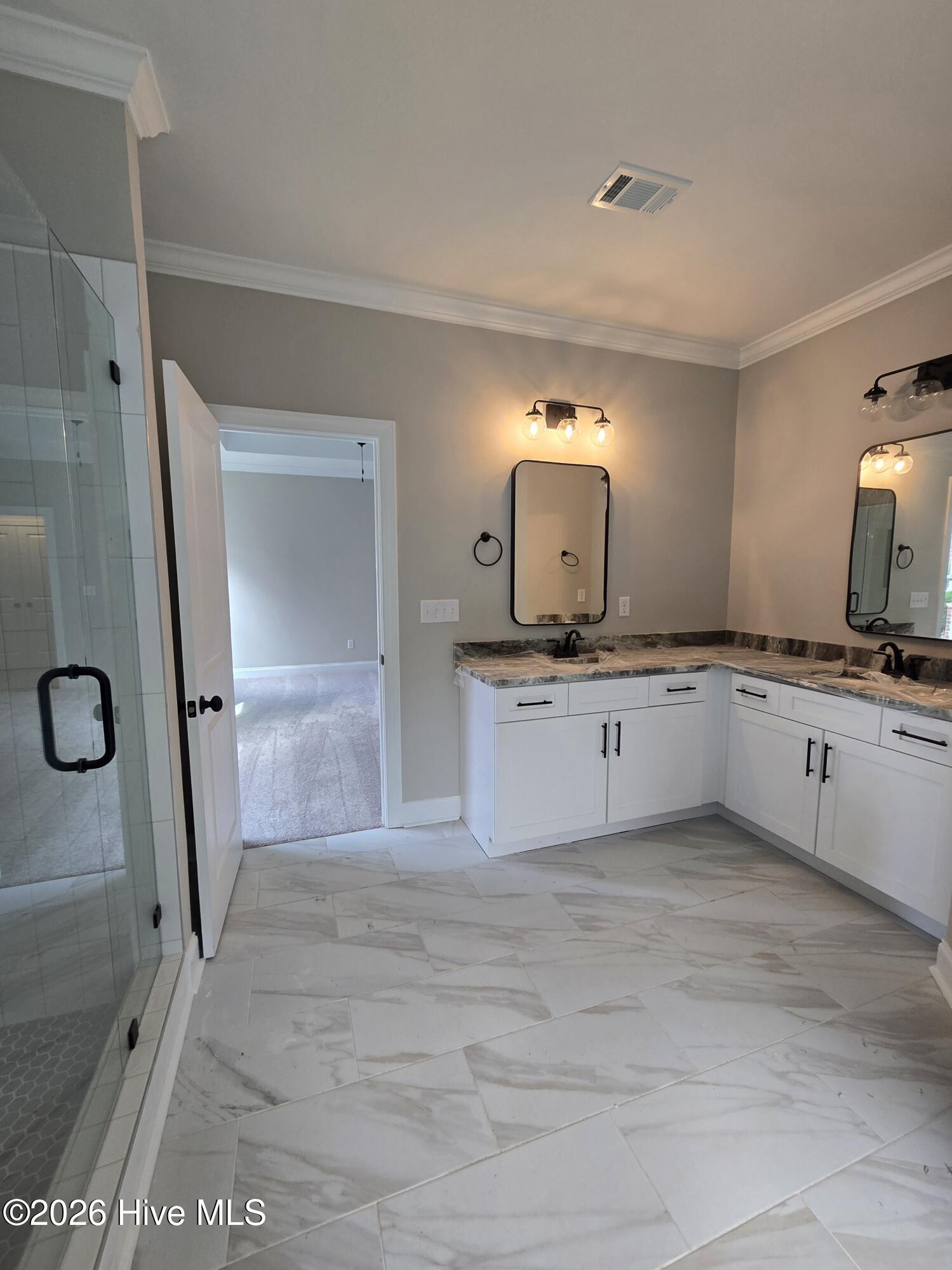 251 Oakbrook Drive Property Photo 11