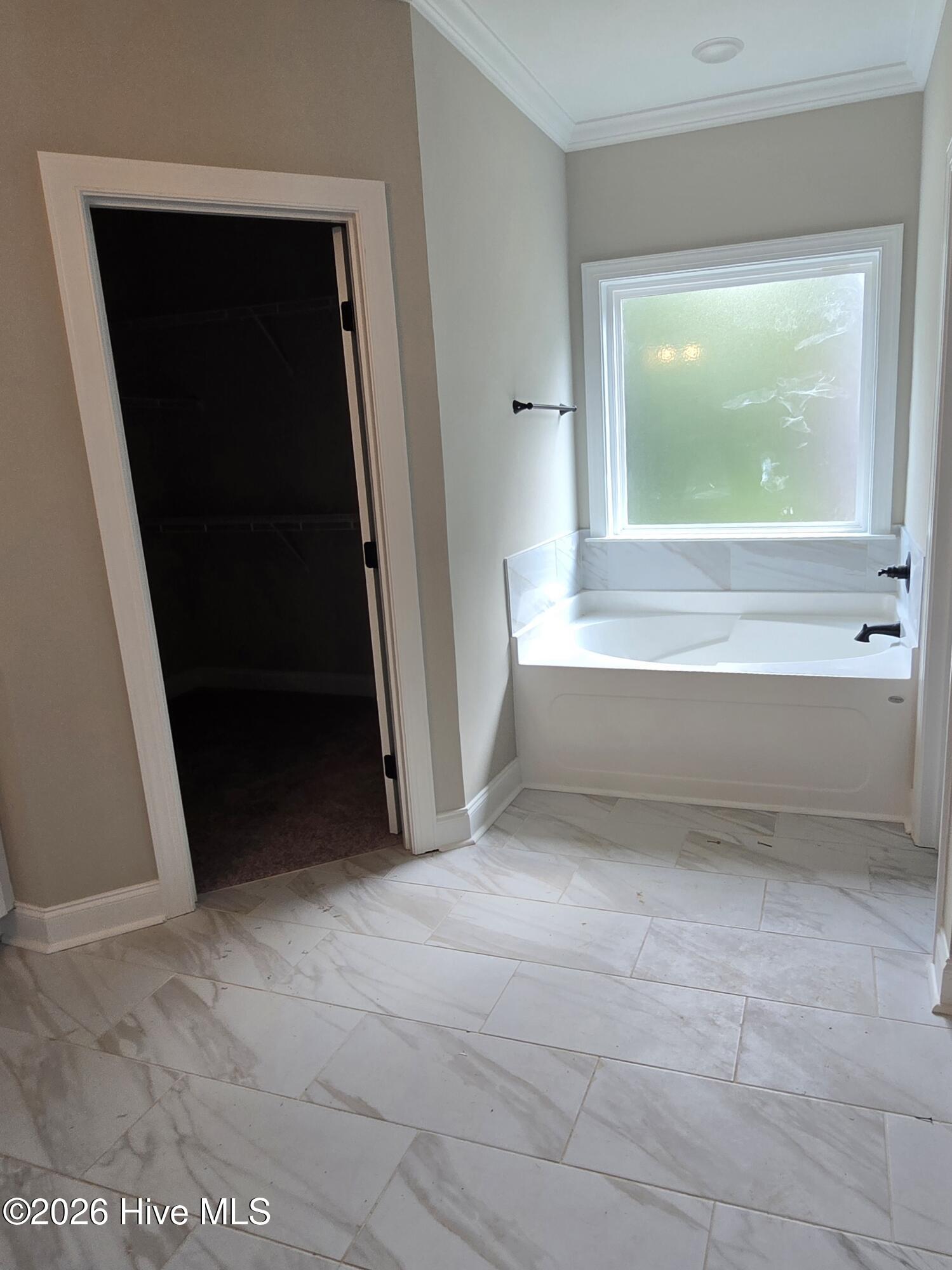 251 Oakbrook Drive Property Photo 12