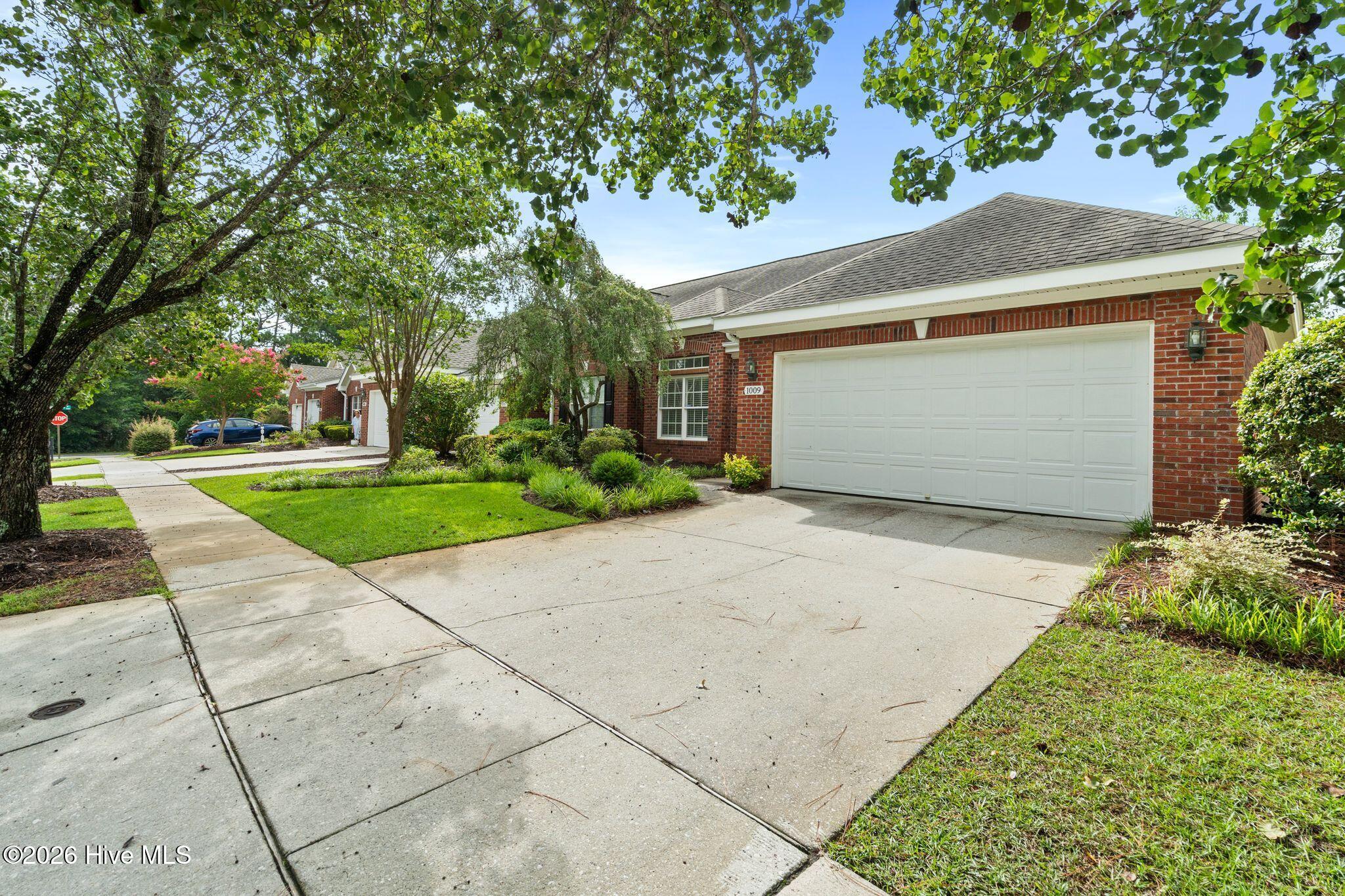 1009 Avenshire Circle Property Photo 4