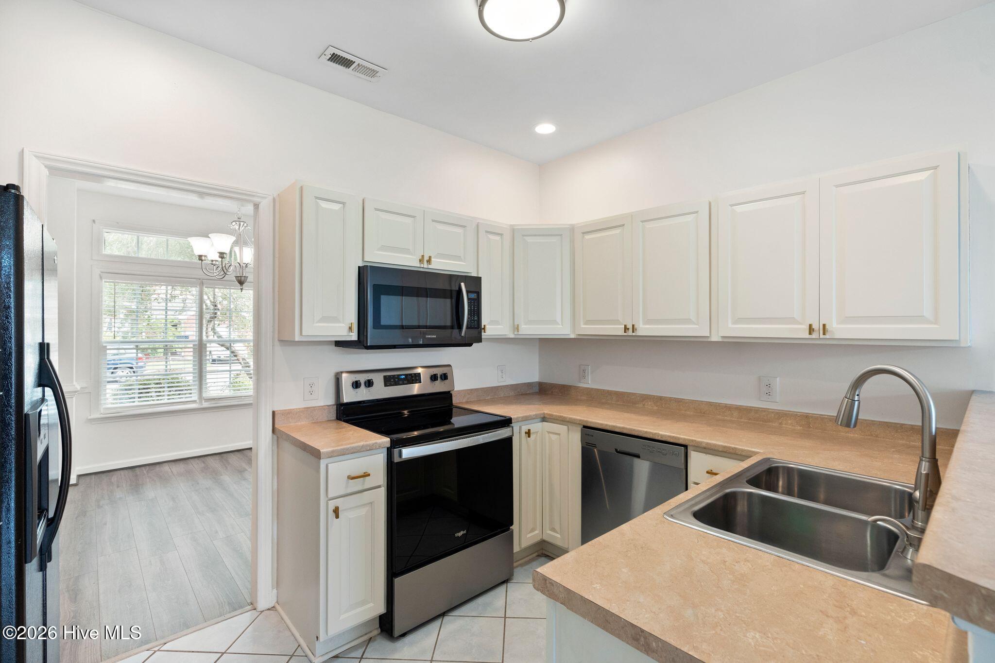 1009 Avenshire Circle Property Photo 10