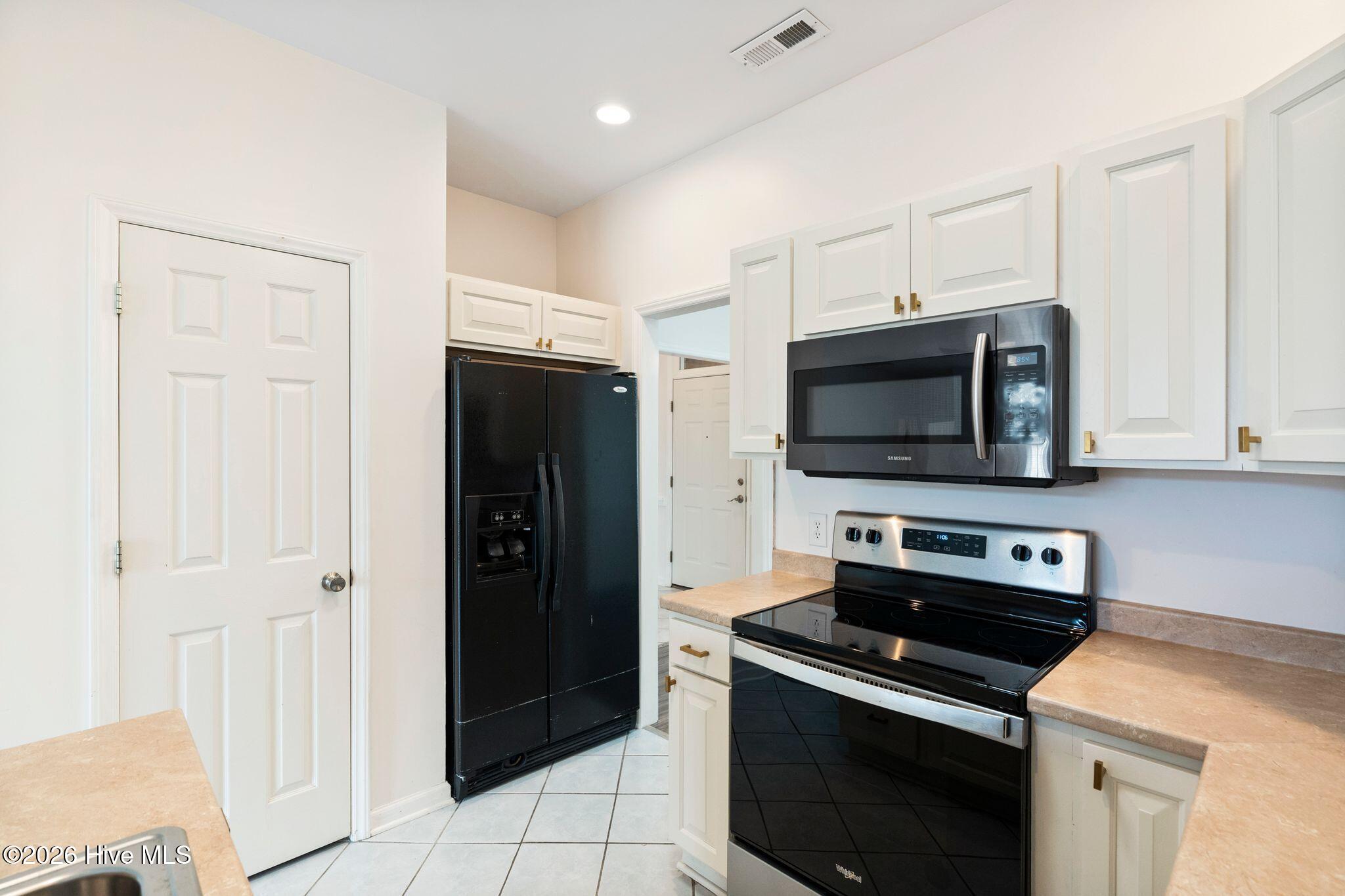 1009 Avenshire Circle Property Photo 11