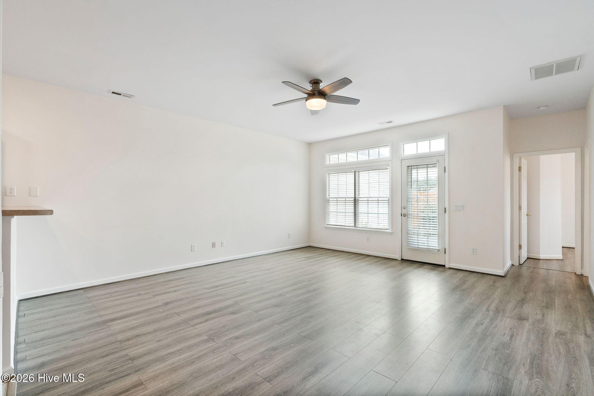 1009 Avenshire Circle Property Photo 17