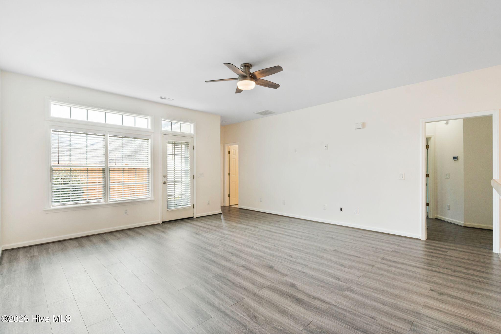 1009 Avenshire Circle Property Photo 18