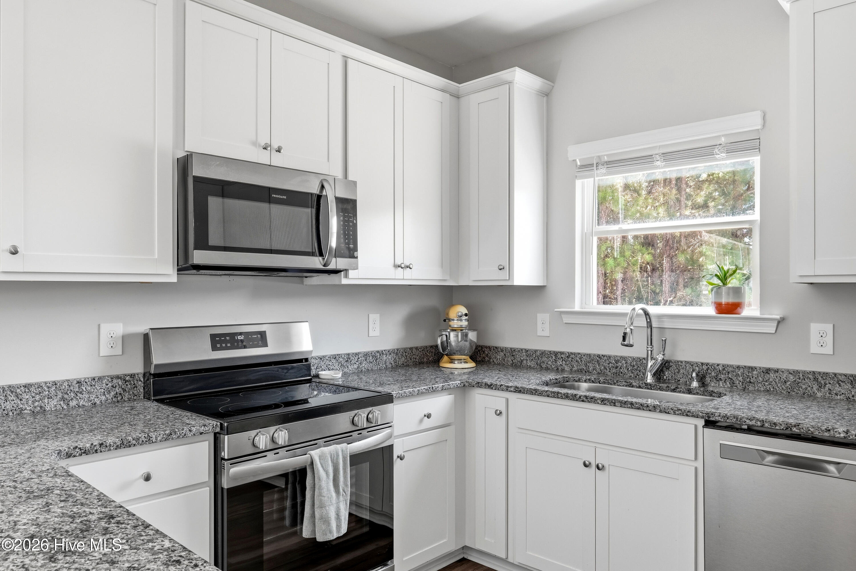595 Bryant Road Property Photo 10