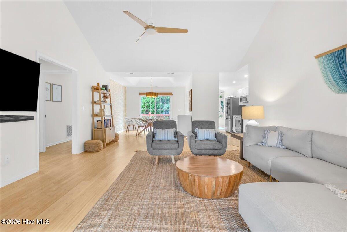 221 Ne 60th Street Property Photo 2
