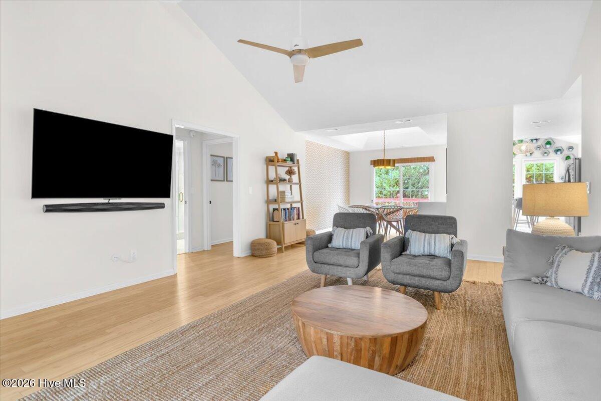 221 Ne 60th Street Property Photo 6