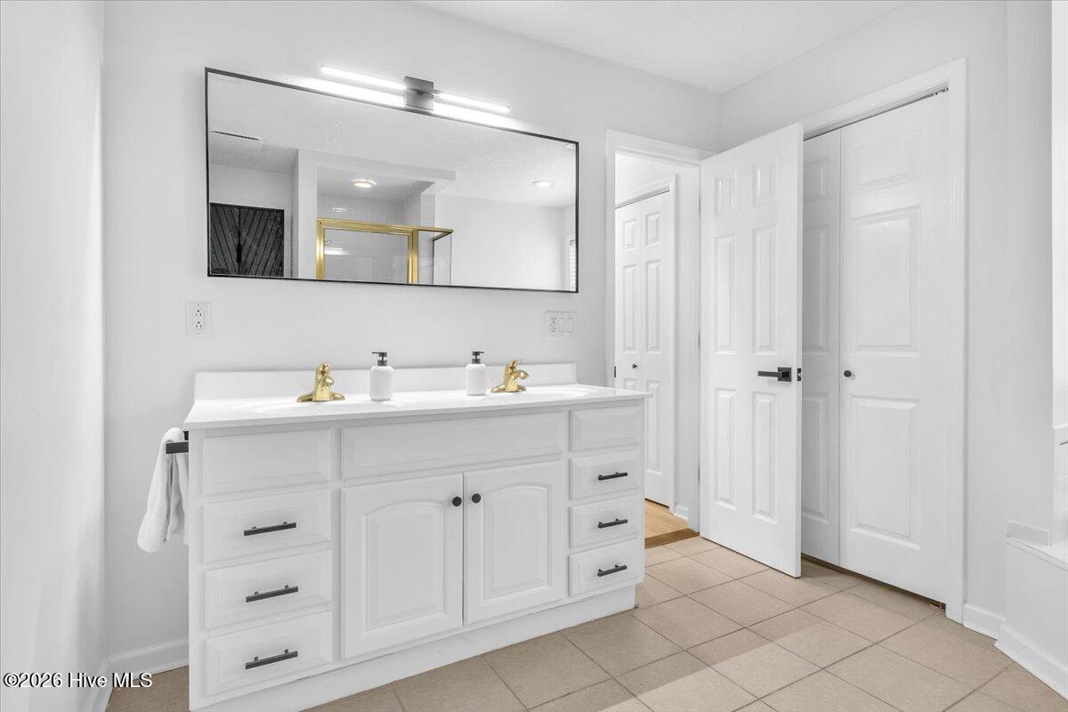 221 Ne 60th Street Property Photo 28