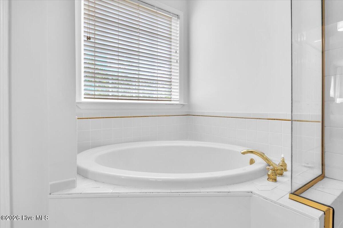 221 Ne 60th Street Property Photo 31