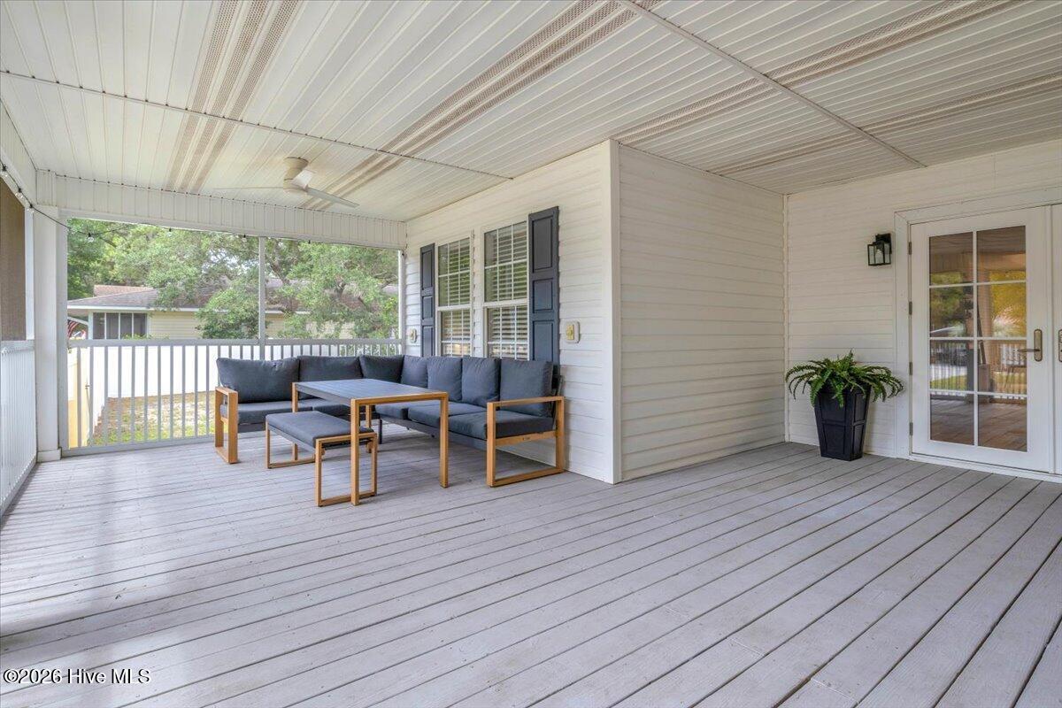 221 Ne 60th Street Property Photo 52