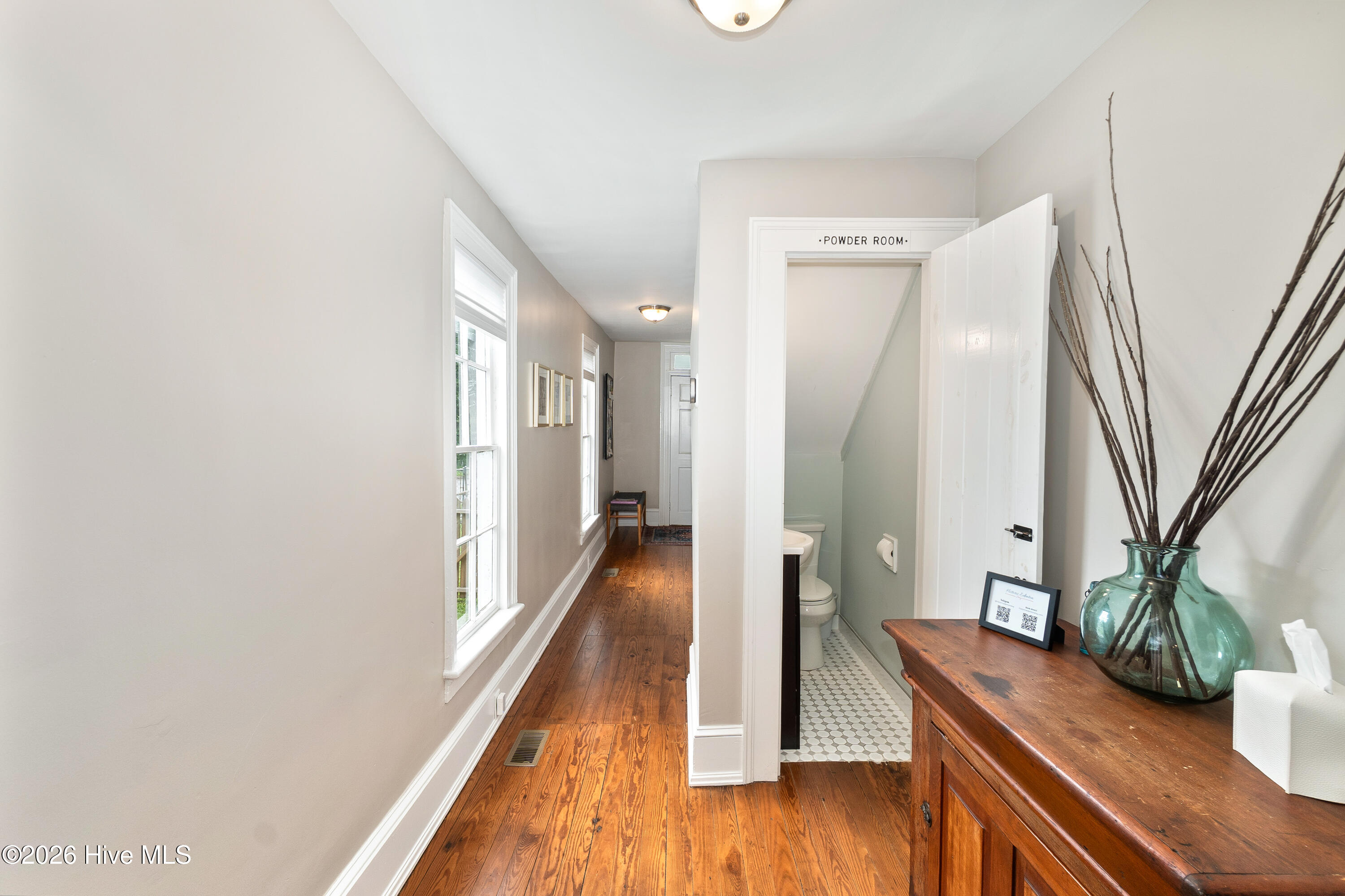 123 E Gale Street Property Photo 9