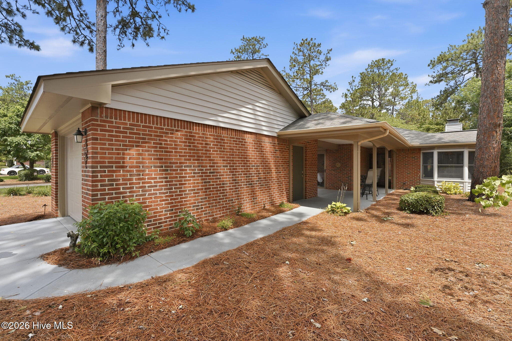 310 Pinehurst Trace Drive Property Photo 3