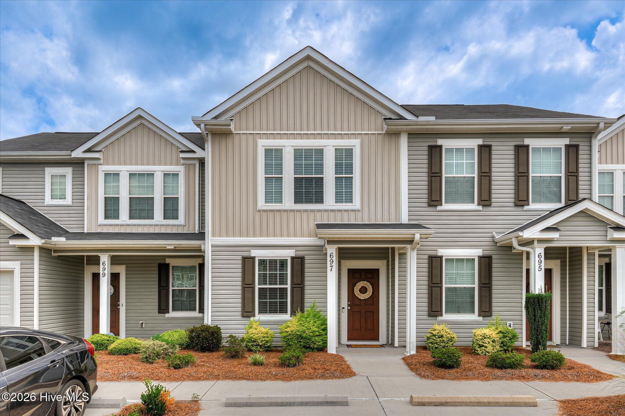697 Aberdeen Circle Property Photo 1