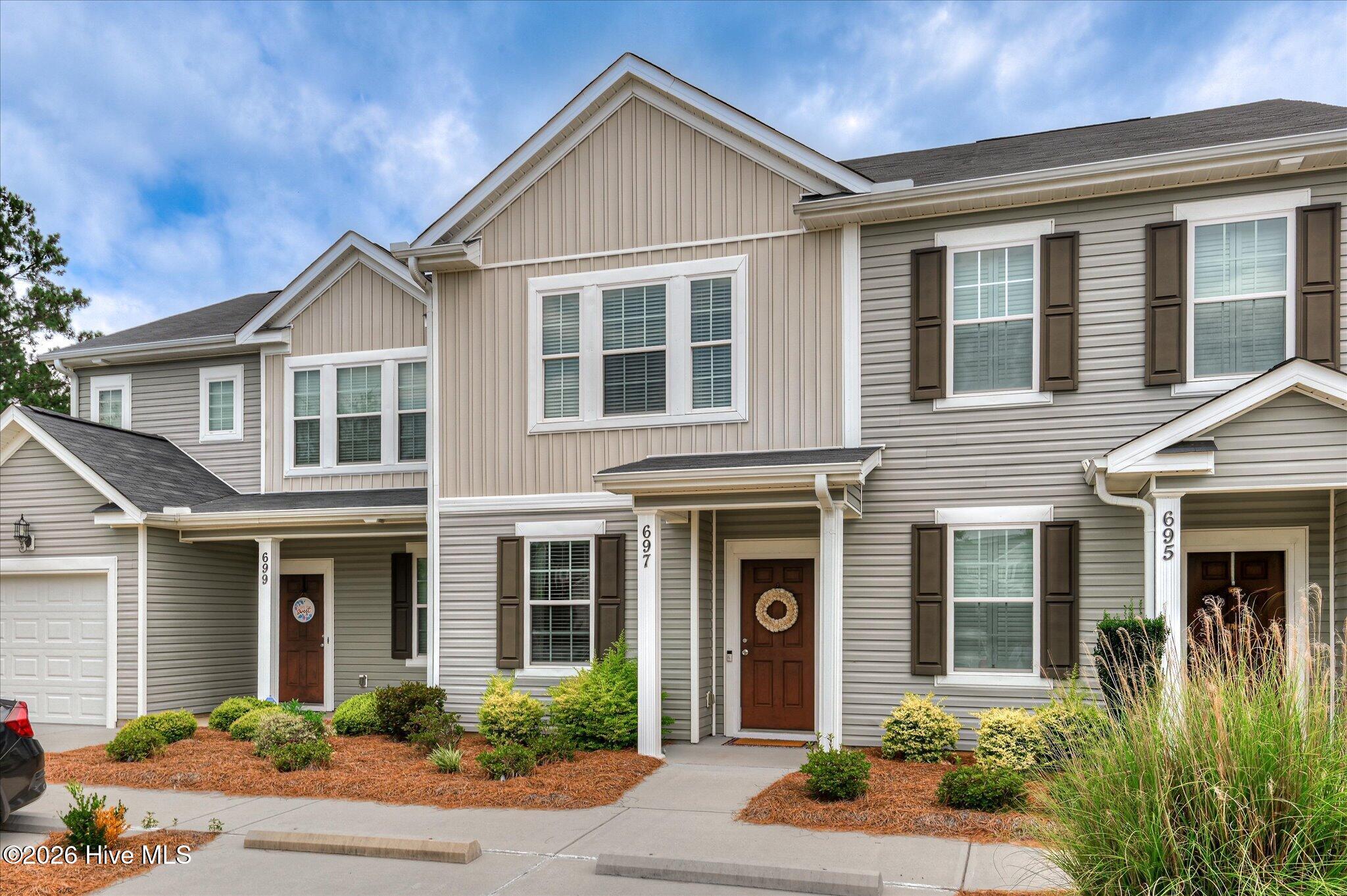 697 Aberdeen Circle Property Photo 2