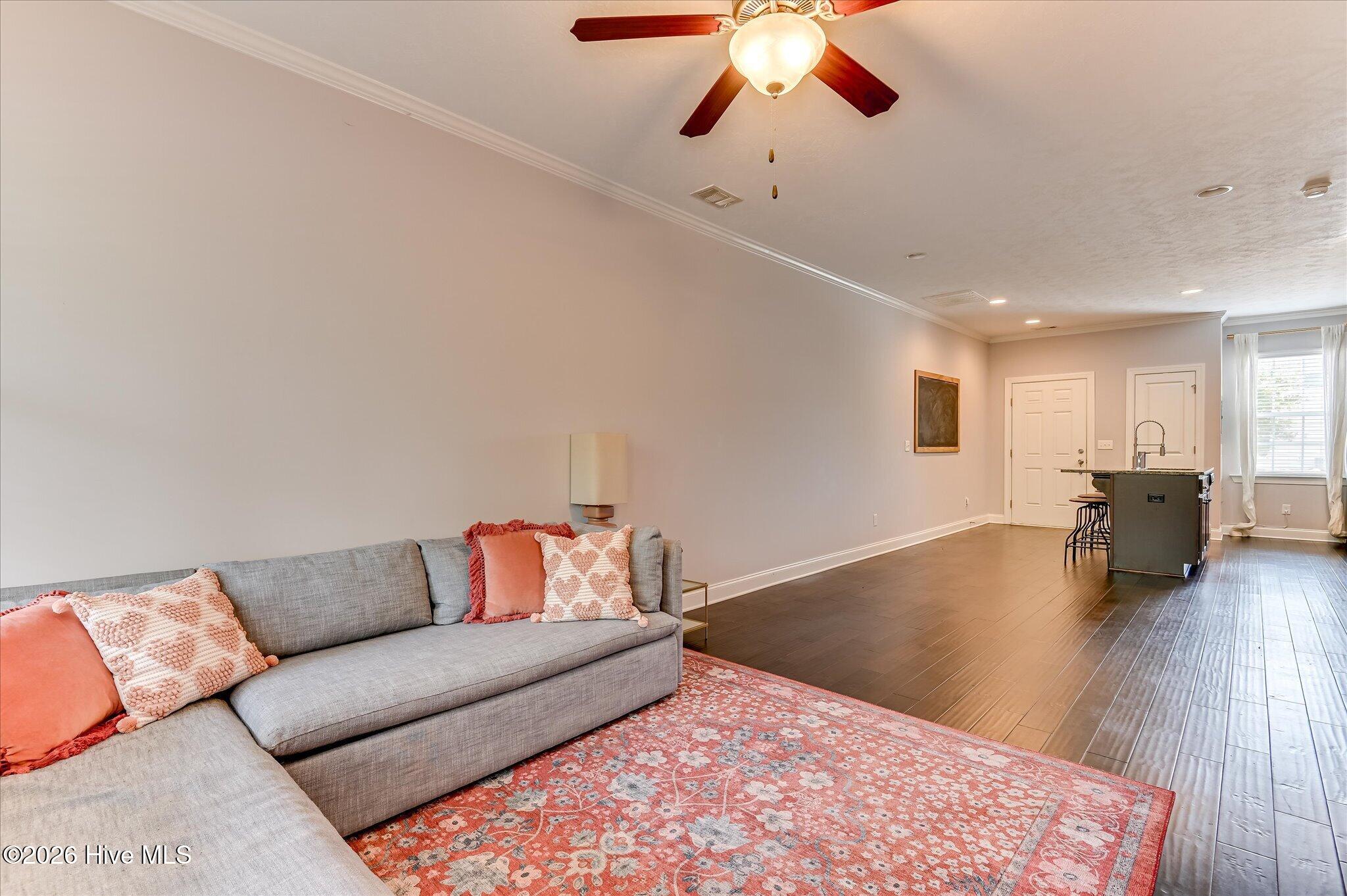 697 Aberdeen Circle Property Photo 10