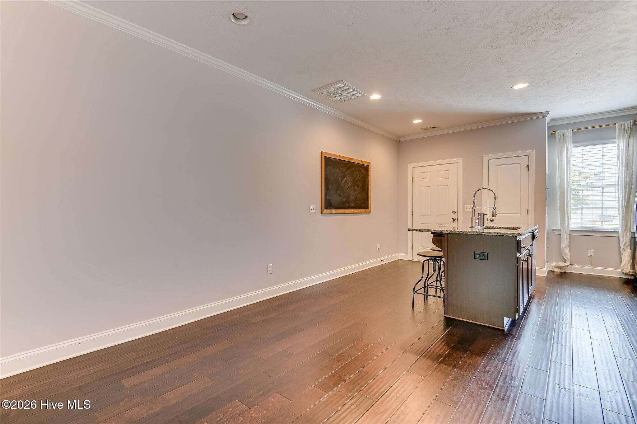 697 Aberdeen Circle Property Photo 12