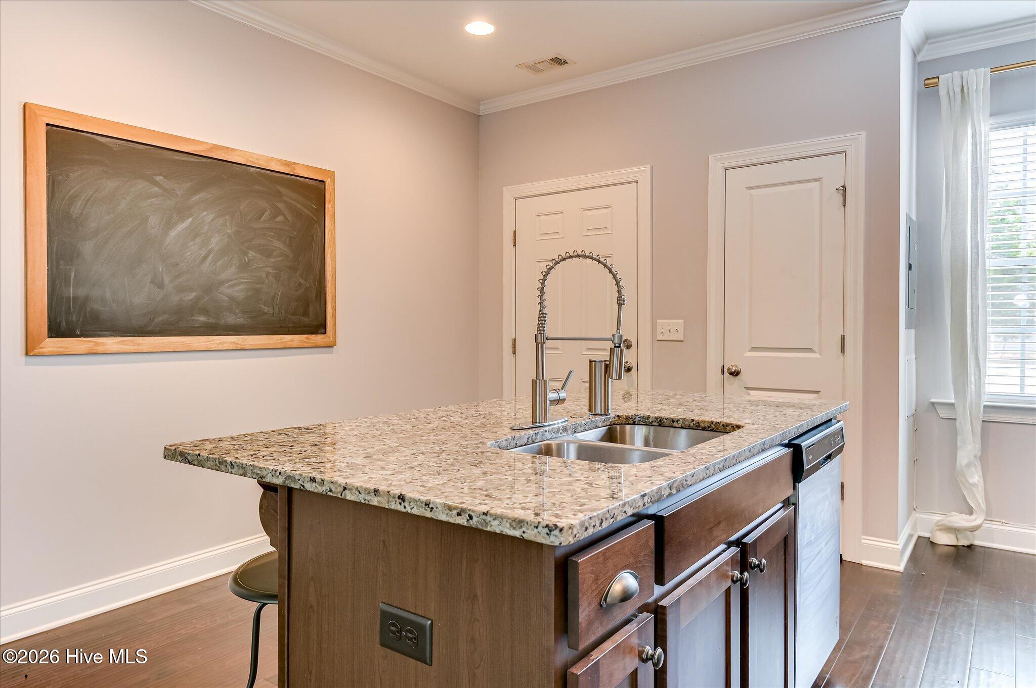 697 Aberdeen Circle Property Photo 13