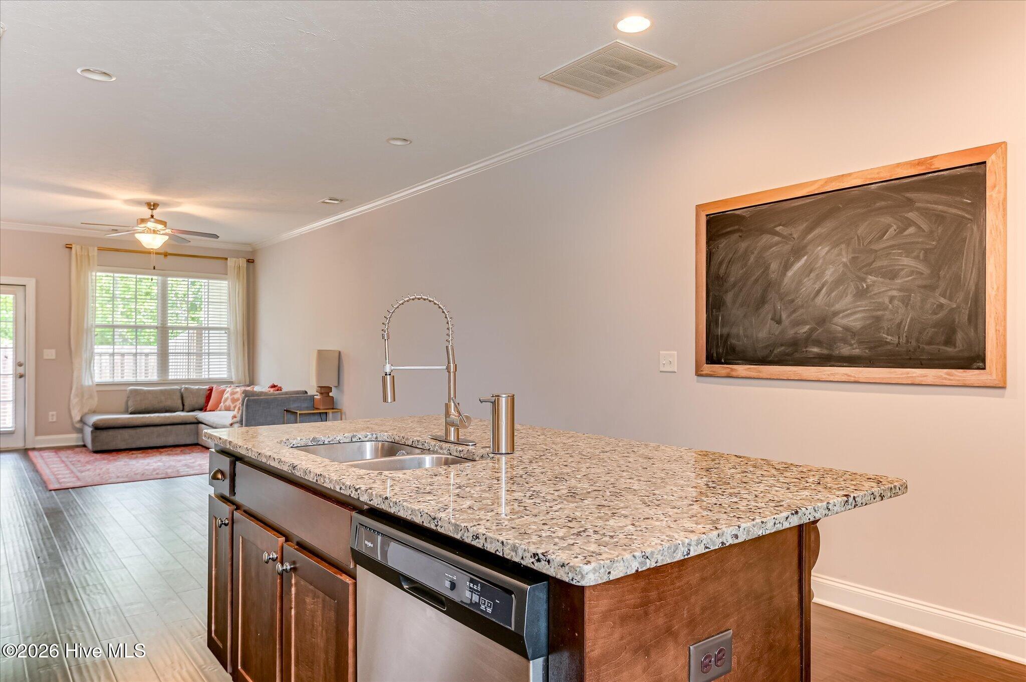 697 Aberdeen Circle Property Photo 16