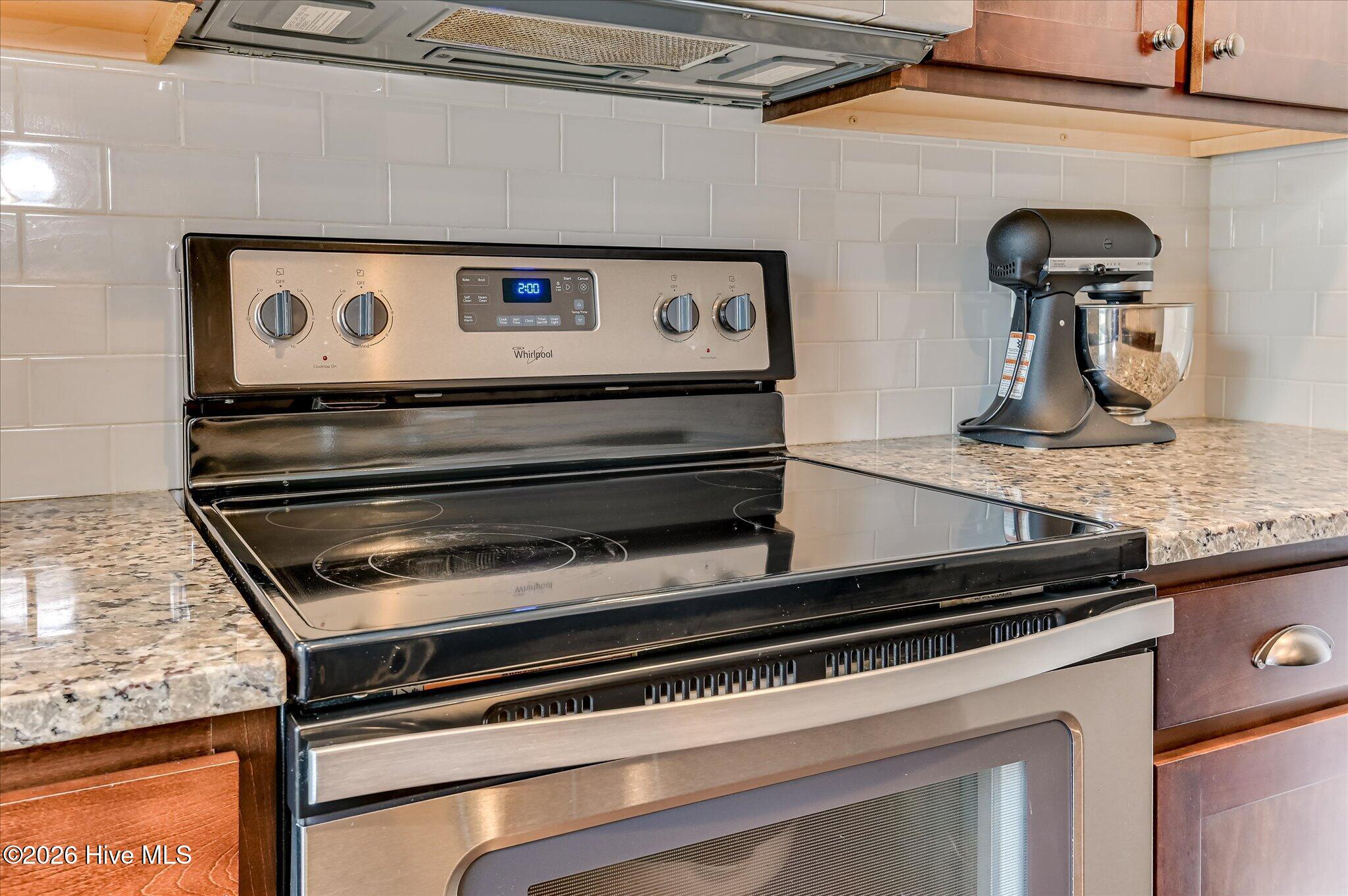 697 Aberdeen Circle Property Photo 18