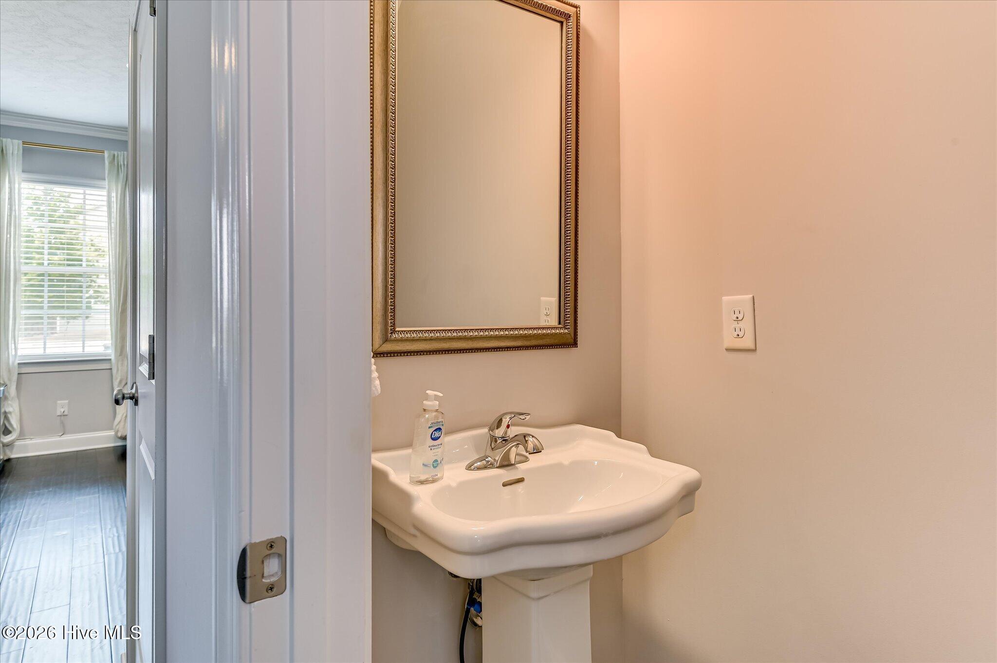 697 Aberdeen Circle Property Photo 19
