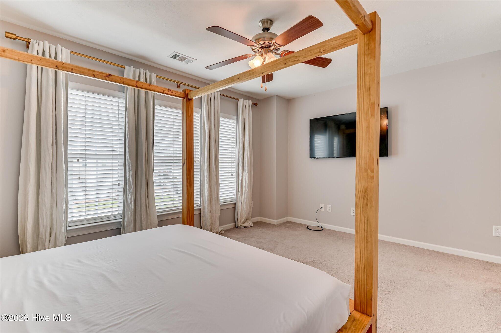 697 Aberdeen Circle Property Photo 24