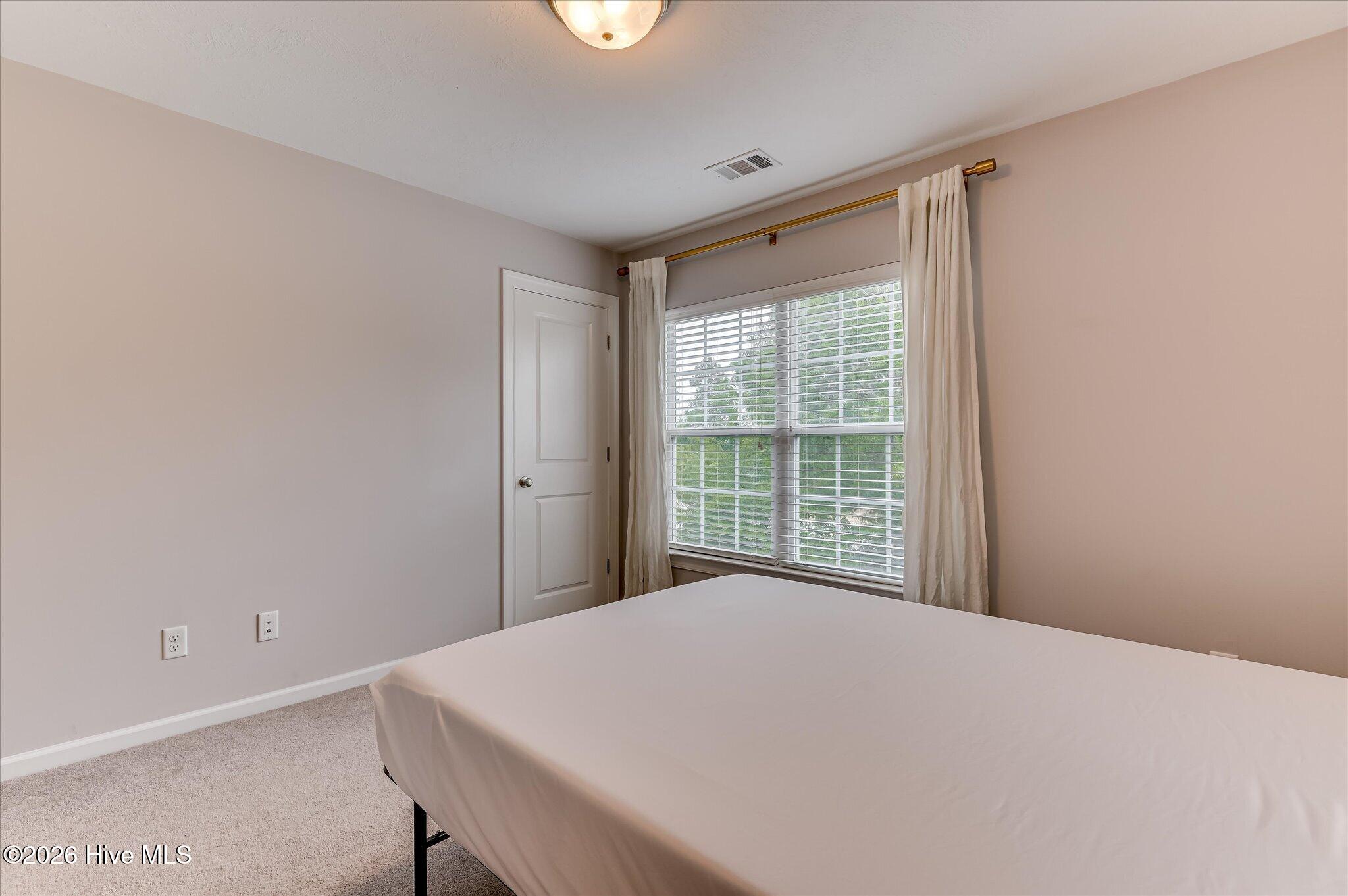 697 Aberdeen Circle Property Photo 28