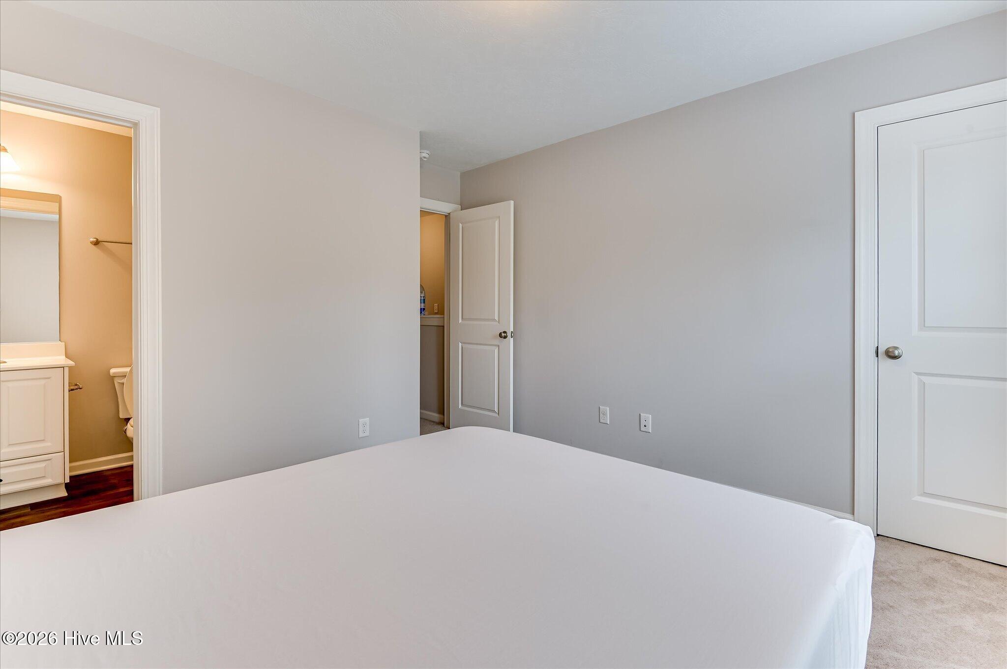 697 Aberdeen Circle Property Photo 29