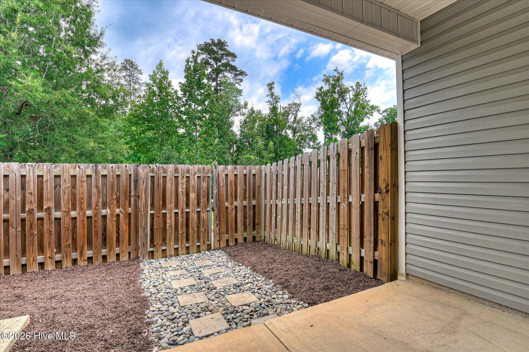 697 Aberdeen Circle Property Photo 32