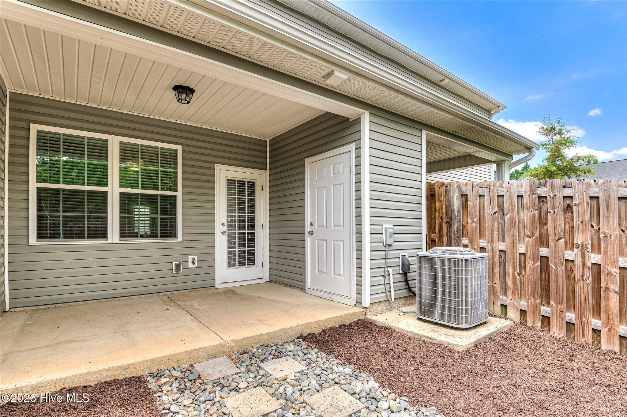 697 Aberdeen Circle Property Photo 33