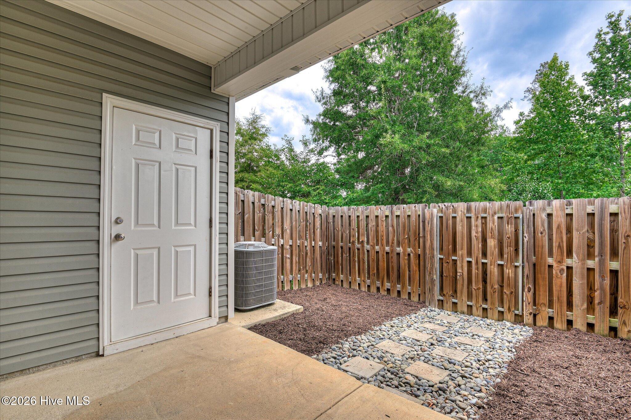 697 Aberdeen Circle Property Photo 35
