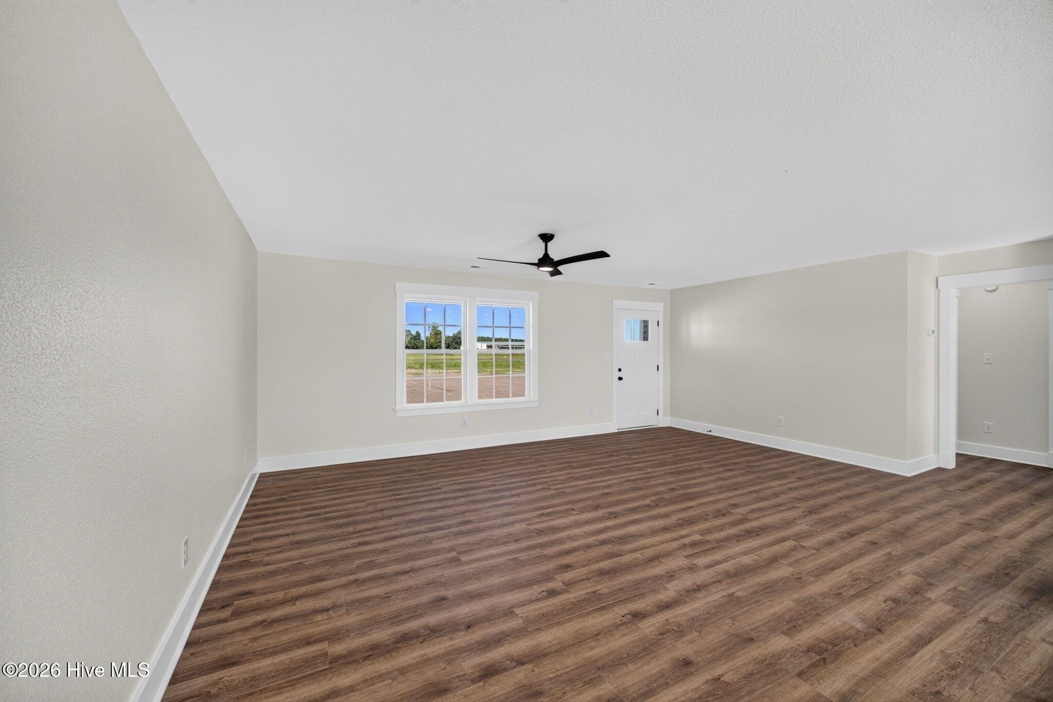 1263 Center Hill Highway Property Photo 6