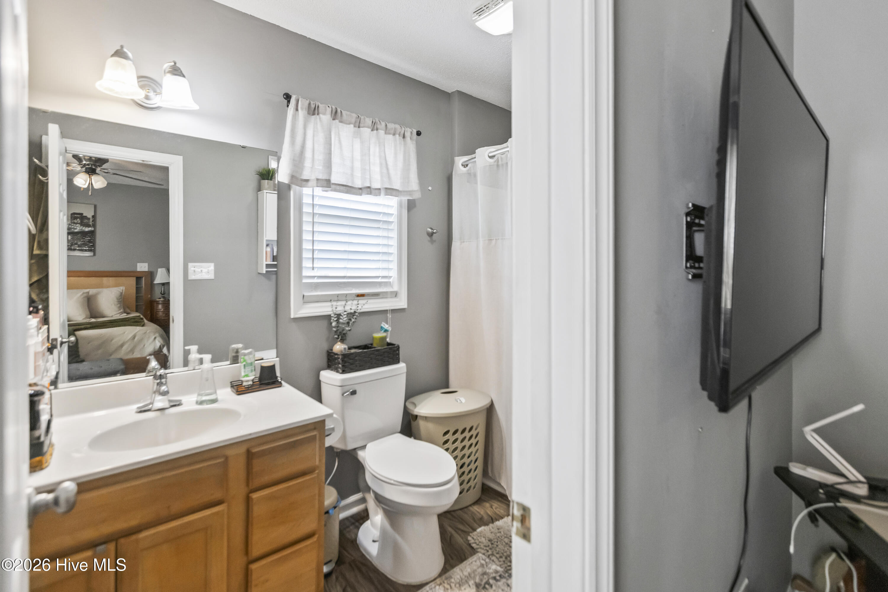 1121 Masters Lane A And B Property Photo 6
