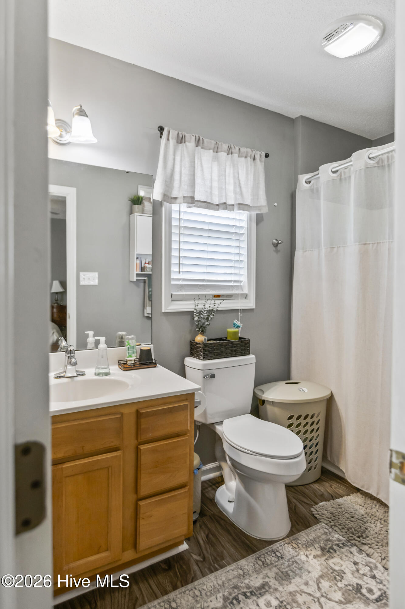 1121 Masters Lane A And B Property Photo 7