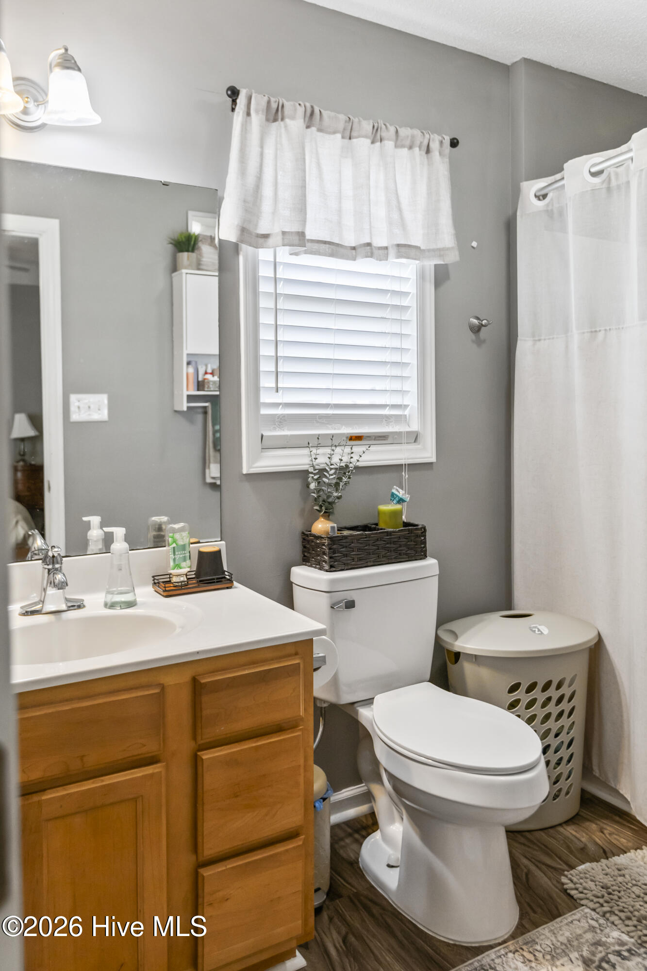 1121 Masters Lane A And B Property Photo 8