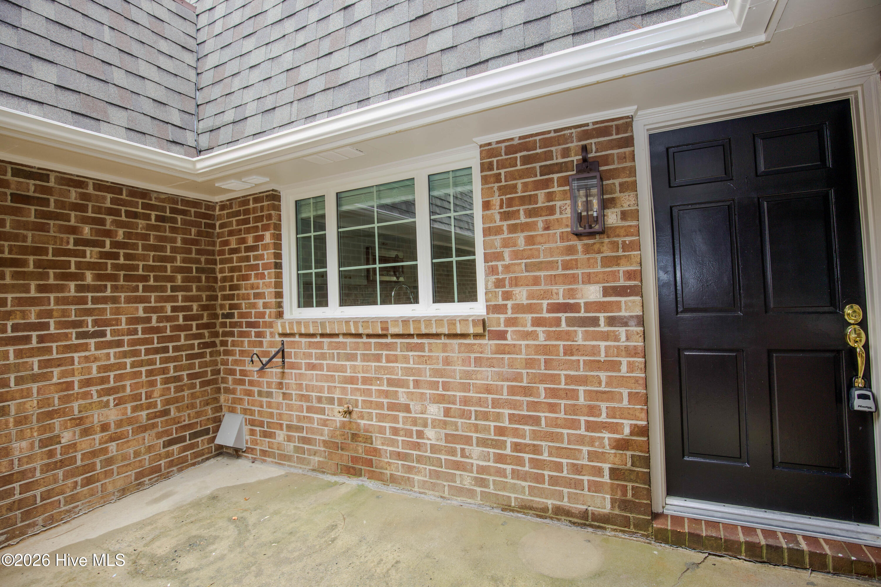 131 Racquet Lane Property Photo 3