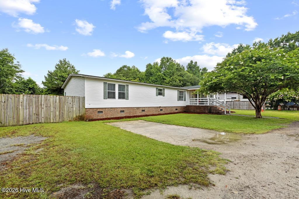 126 Elizabeth Drive E Property Photo