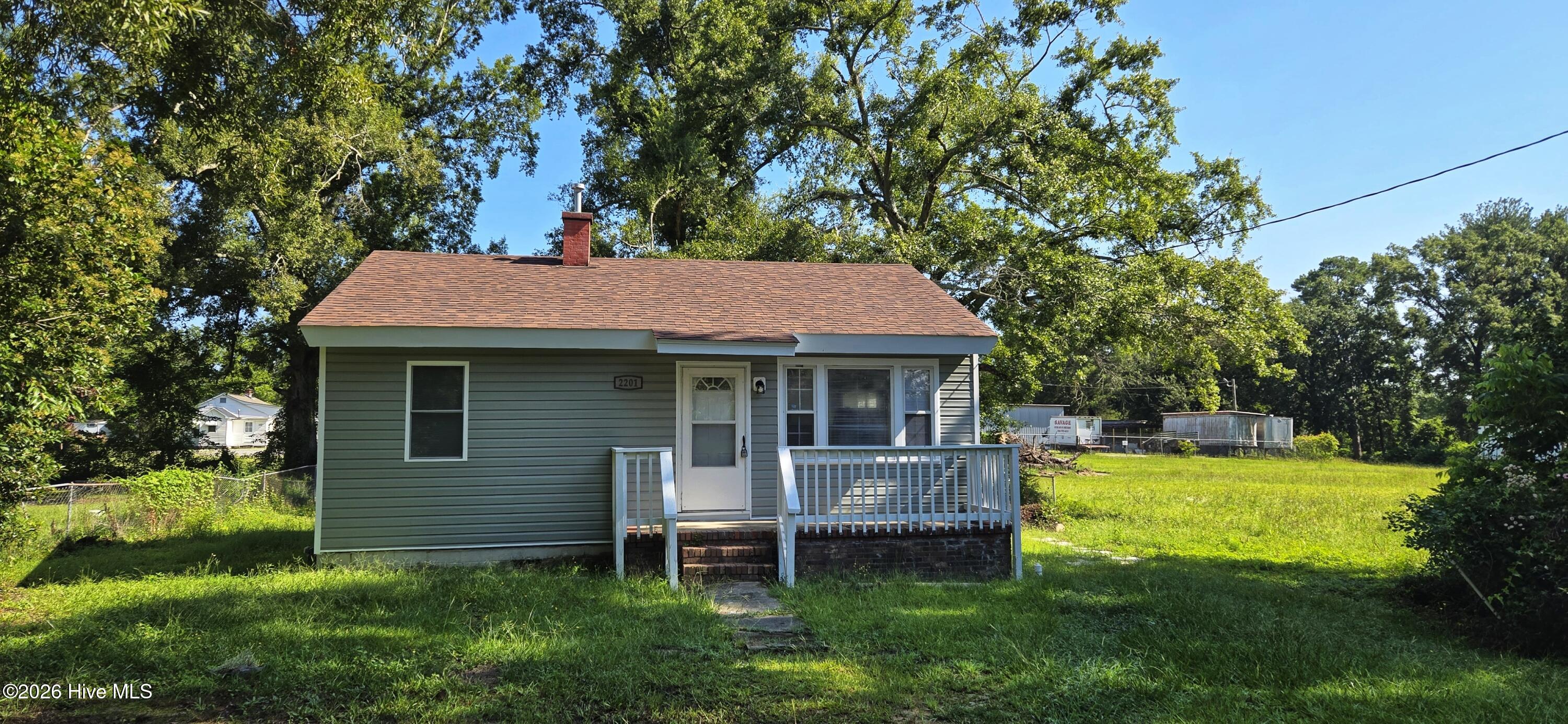 2201 Ward Avenue Property Photo 1