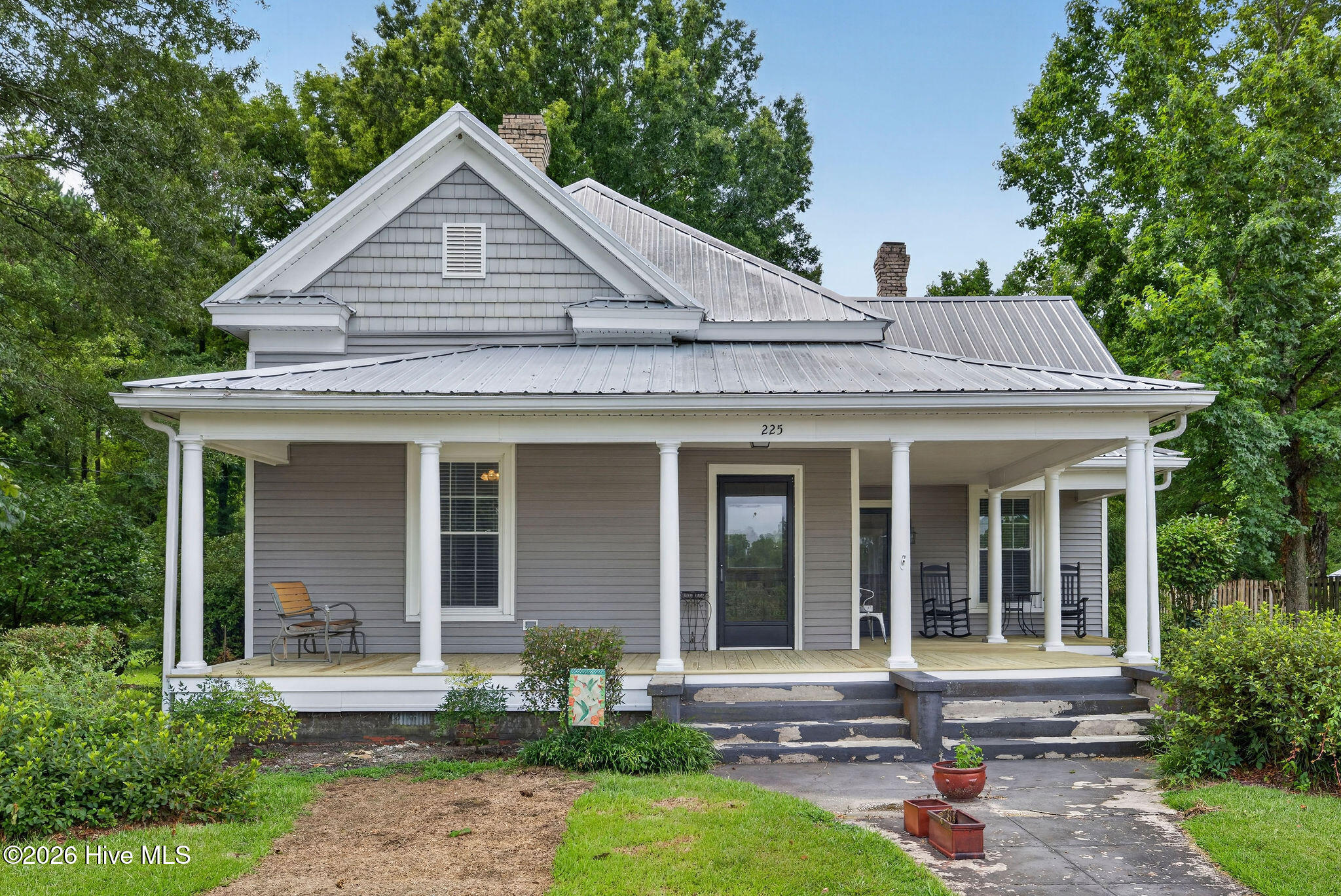 225 Carr Avenue Property Photo 1